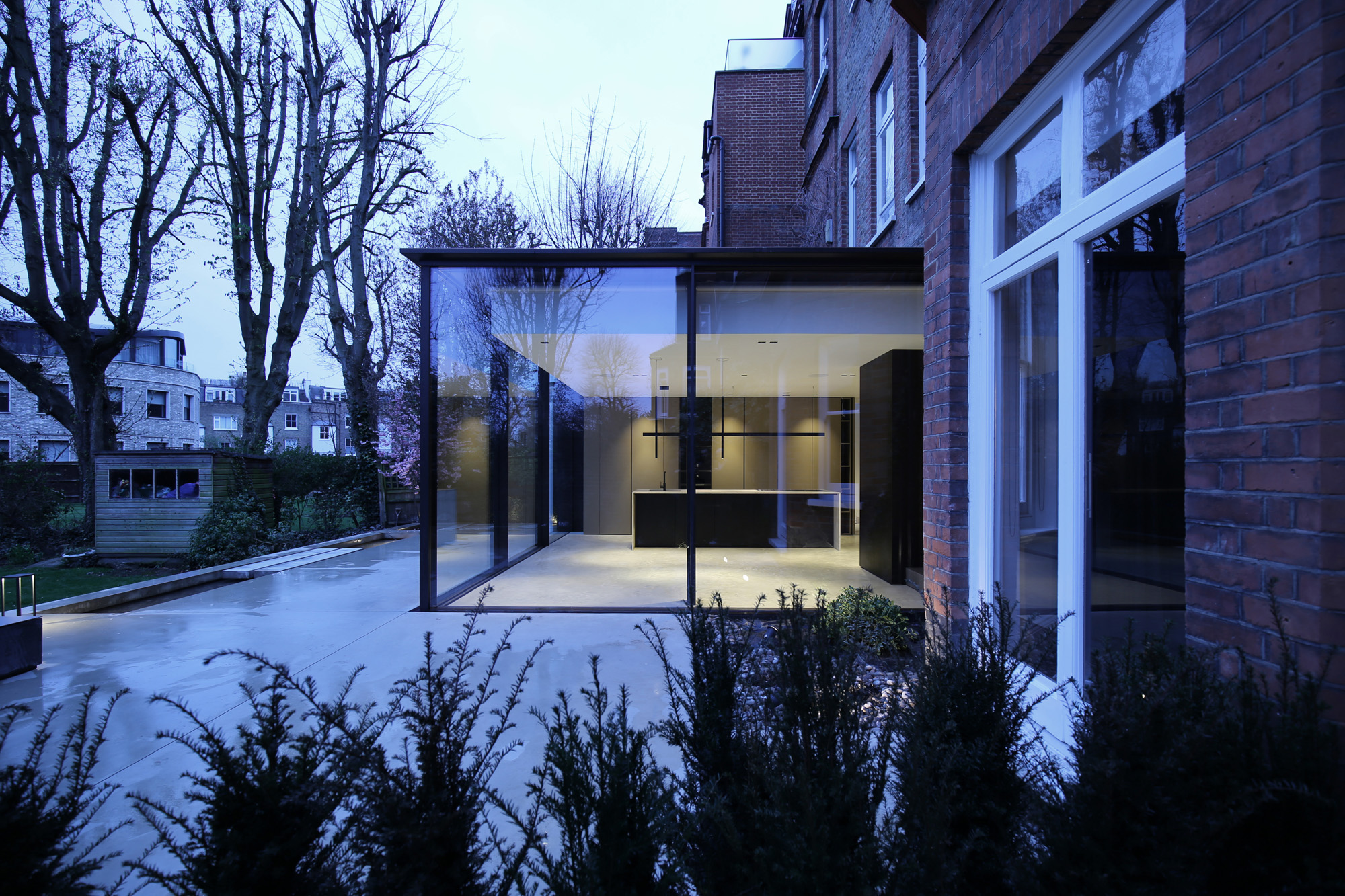 Garden by LBMV Architects - luxury and modern architecture design studio in London