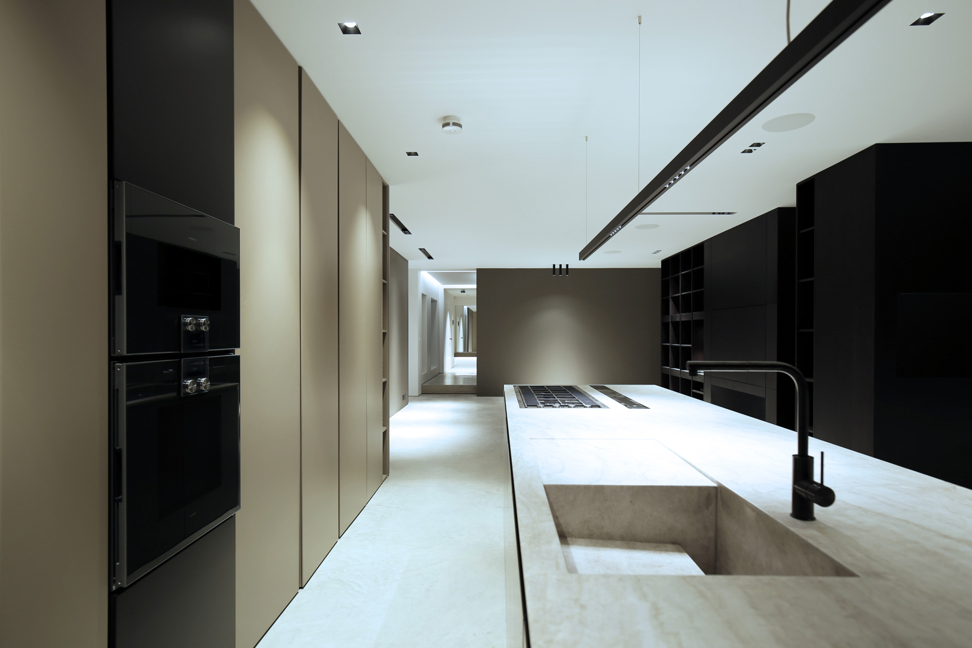 Kitchen by LBMV Architects