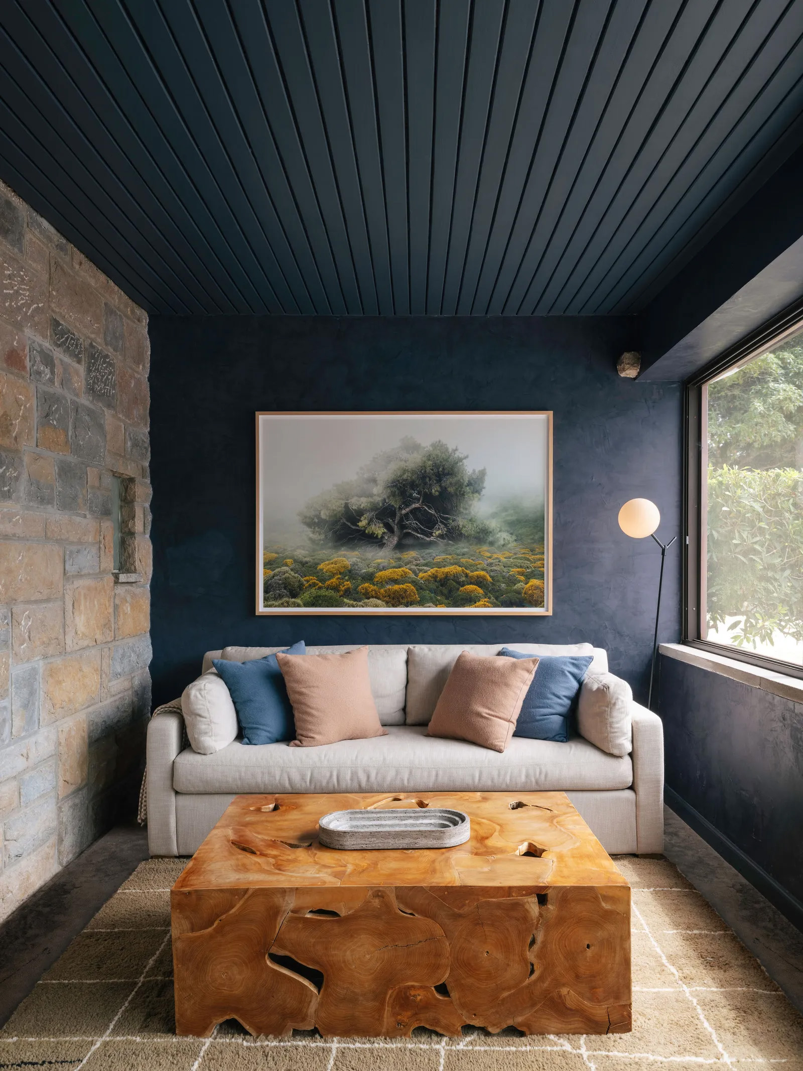 10 AMD QSL- Family Room 01