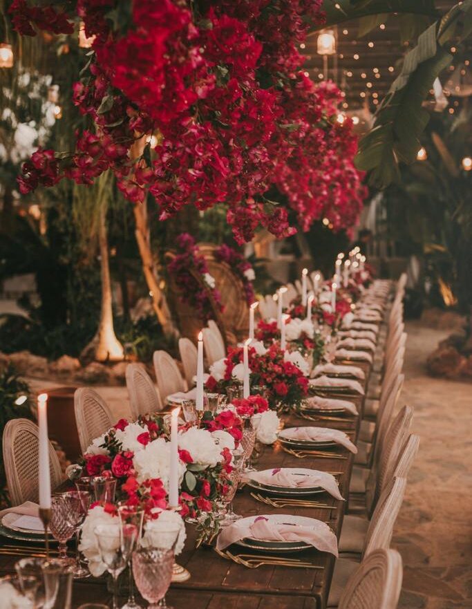 Wedding table of Velvet Circus