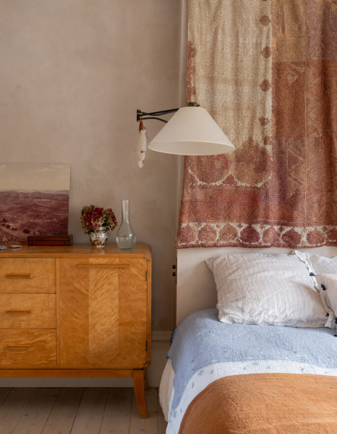 For Sale: Kensington Park Road Notting Hill W11 rustic interior design in master bedroom