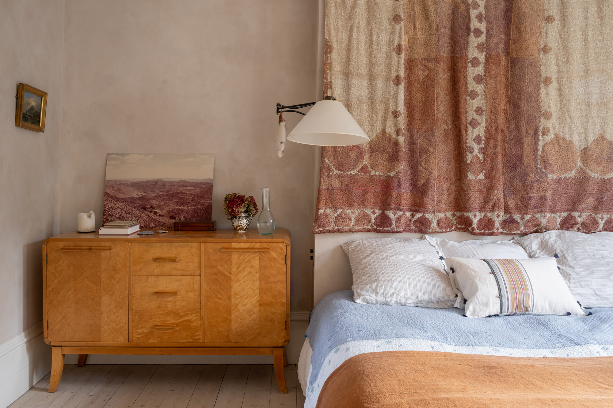 For Sale: Kensington Park Road Notting Hill W11 rustic interior design in master bedroom