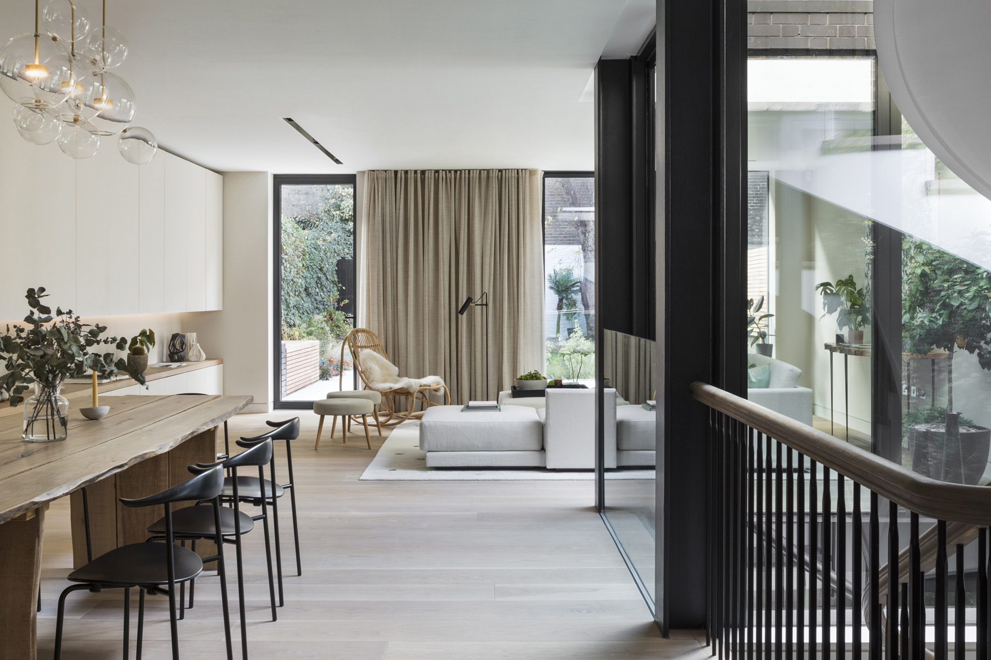 Luxury architecture and interior design in London: Living room of Leverton House by Echlin