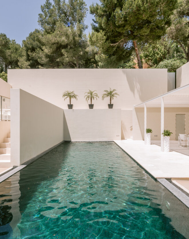 Swimming pool at Can Furnet by Bruno Erpicum