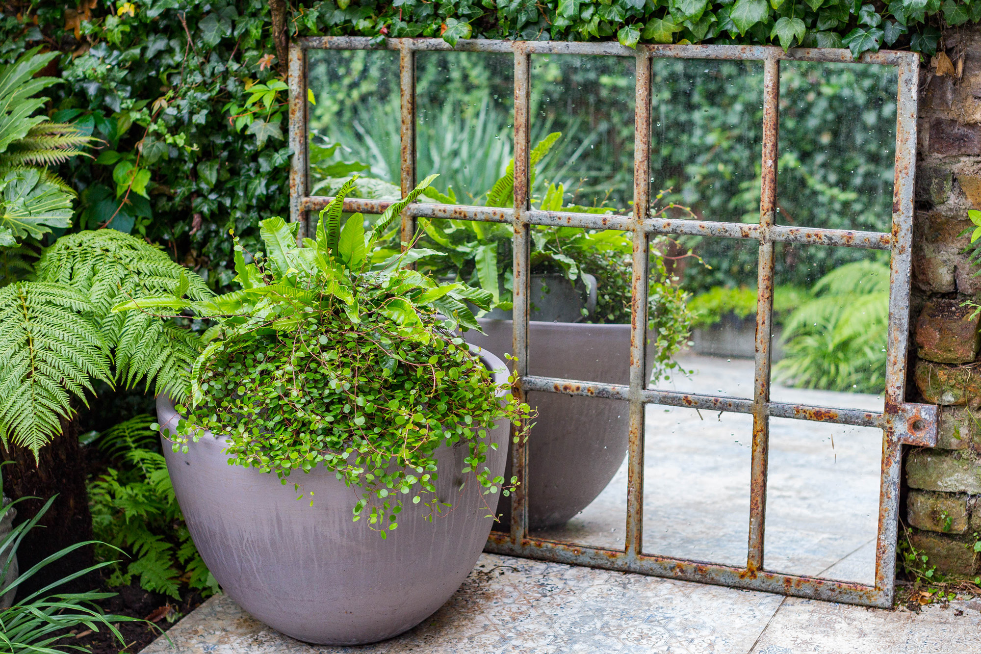 Luxury landscape design London garden mirror by Barbara Samitier