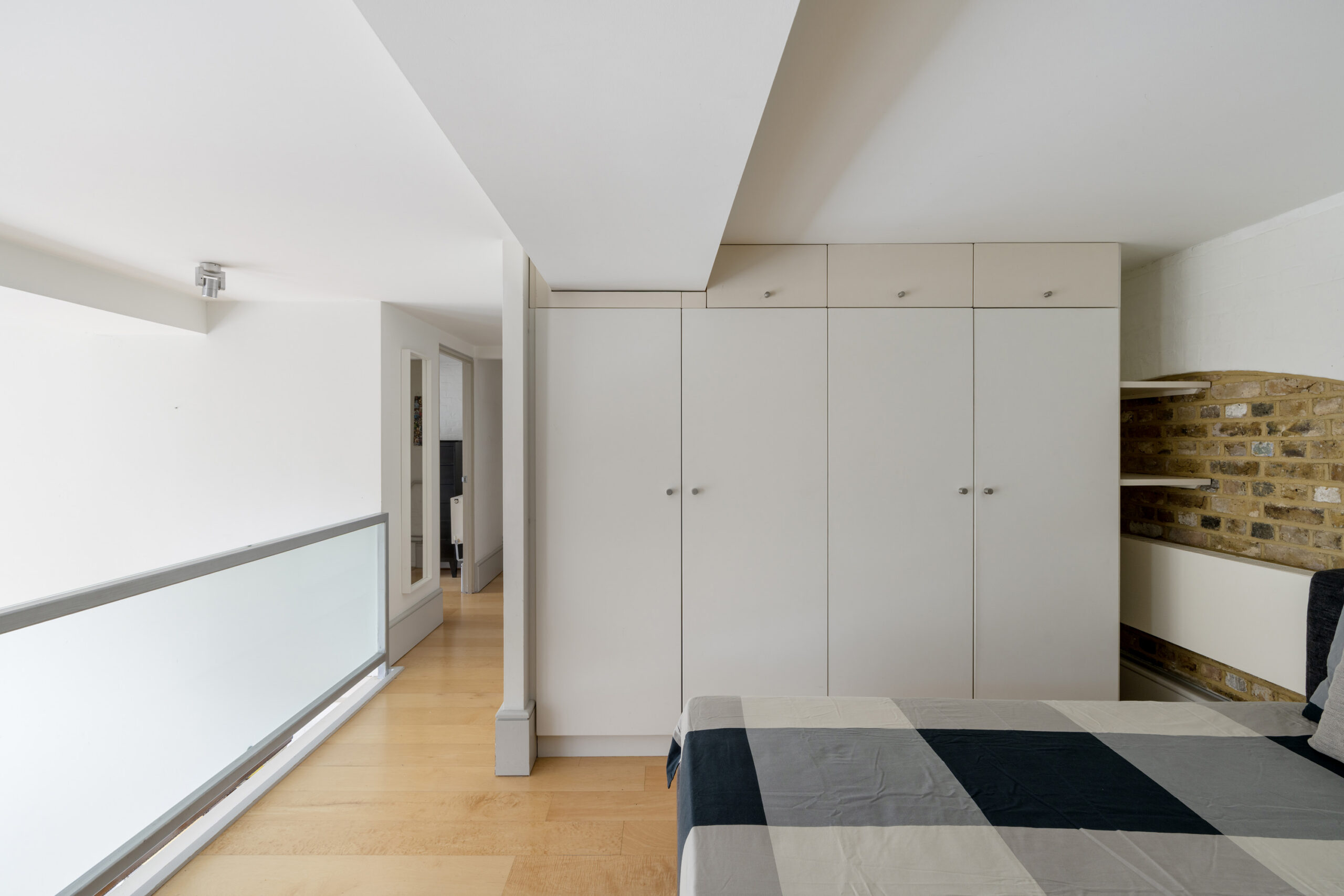 Battersea-Apartment-For-Rent-Old-Chesterton-Building-20_Lo