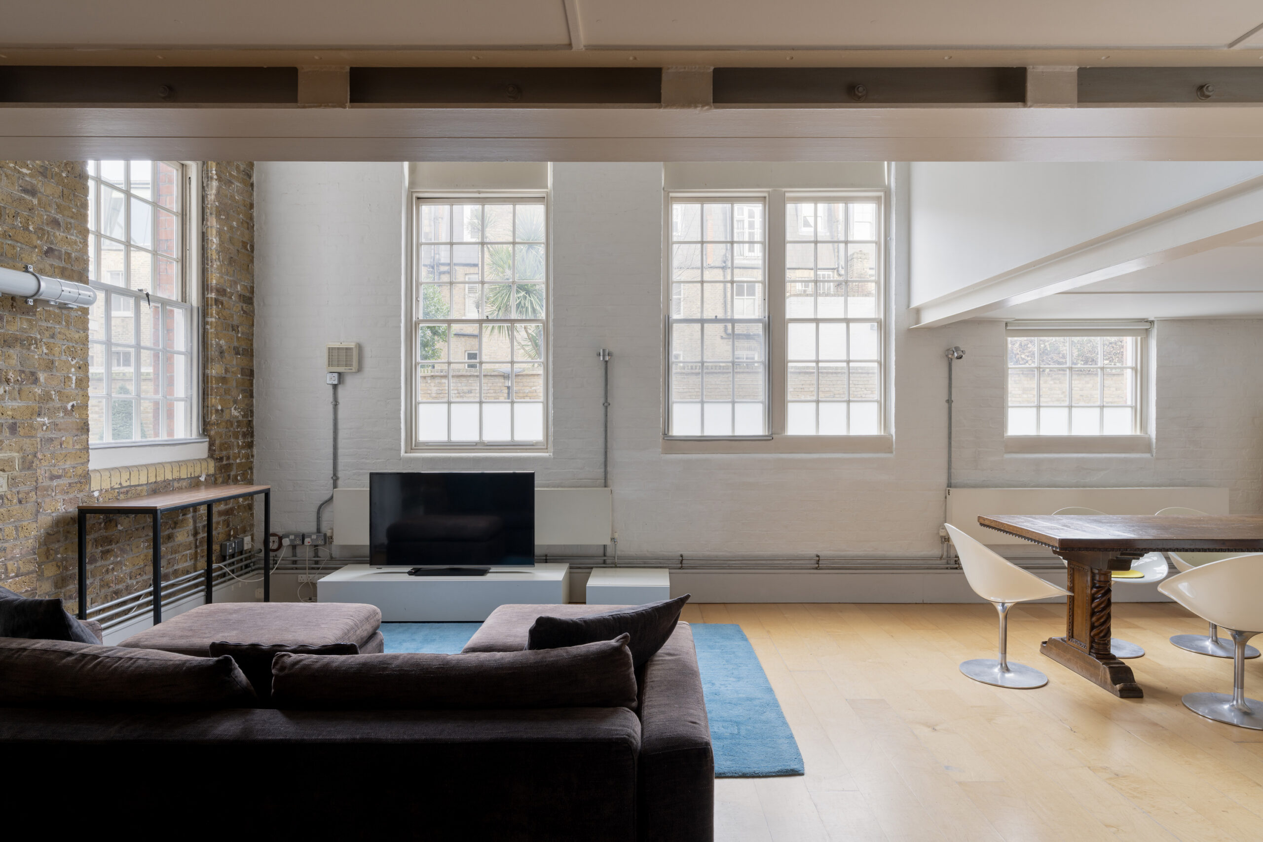 Battersea-Apartment-For-Rent-Old-Chesterton-Building-4_Lo