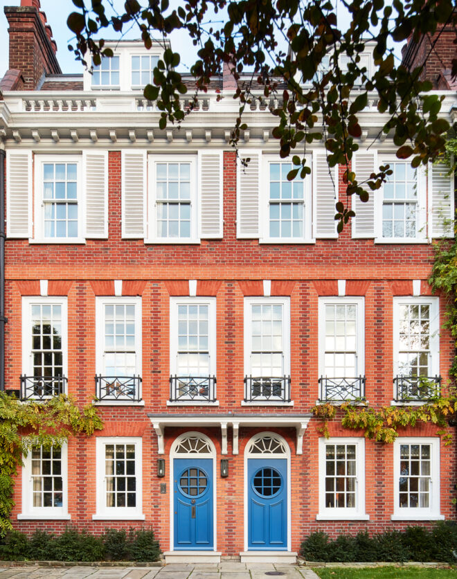 Period frontage of a luxury townhouse for sale in Notting Hill