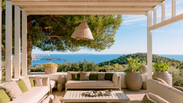 Ibiza-Villa-To-Rent-Romano-Arquitectos-Es-Cubells-Escenario-1