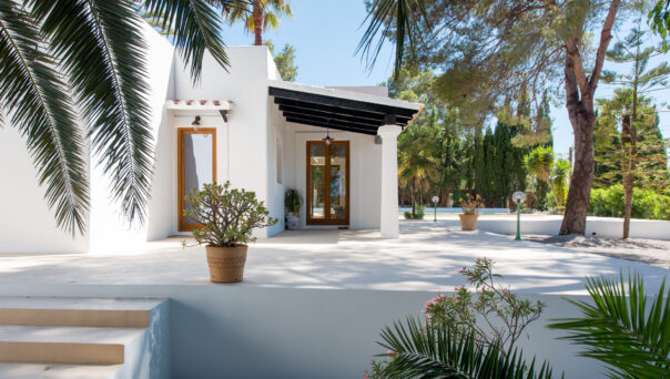 Entrance of a luxury villa to buy in Ibiza