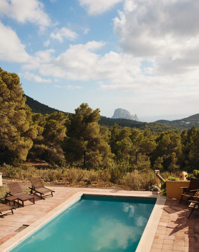 Vista de la piscina de Es Vedra en Casa Monala Ibiza