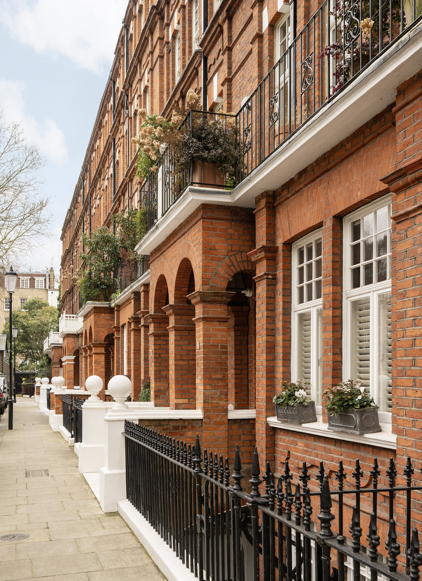 Chelsea-Apartment-For-Sale-Cheyne-Gardens-39_Lo