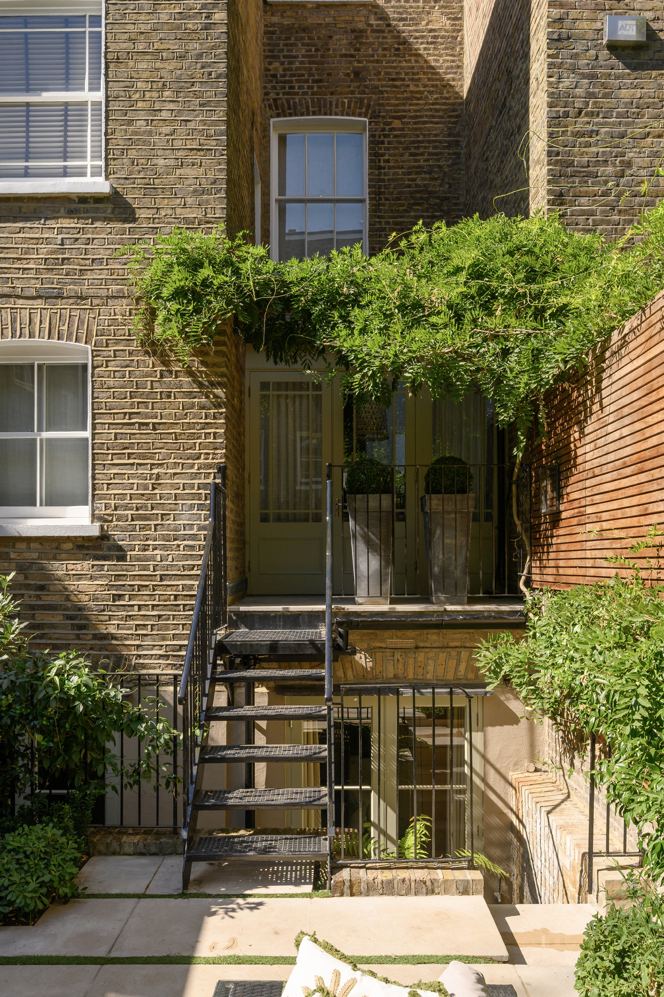 Chelsea-House-For-Sale-Neville-Street-54_Lo