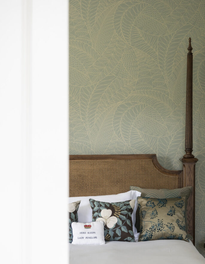 Chiswick-House-For-Sale-Sutton-Court-Road-64_Lo