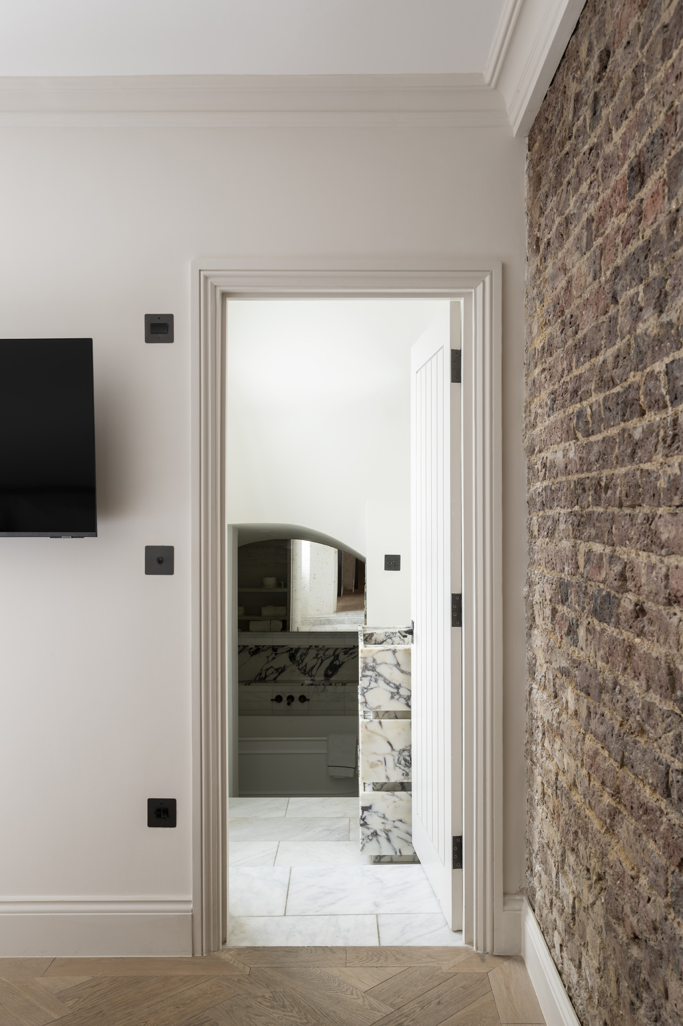 DN-Chelsea-Apartment-For-Sale-Oakley-Street-8_Lo
