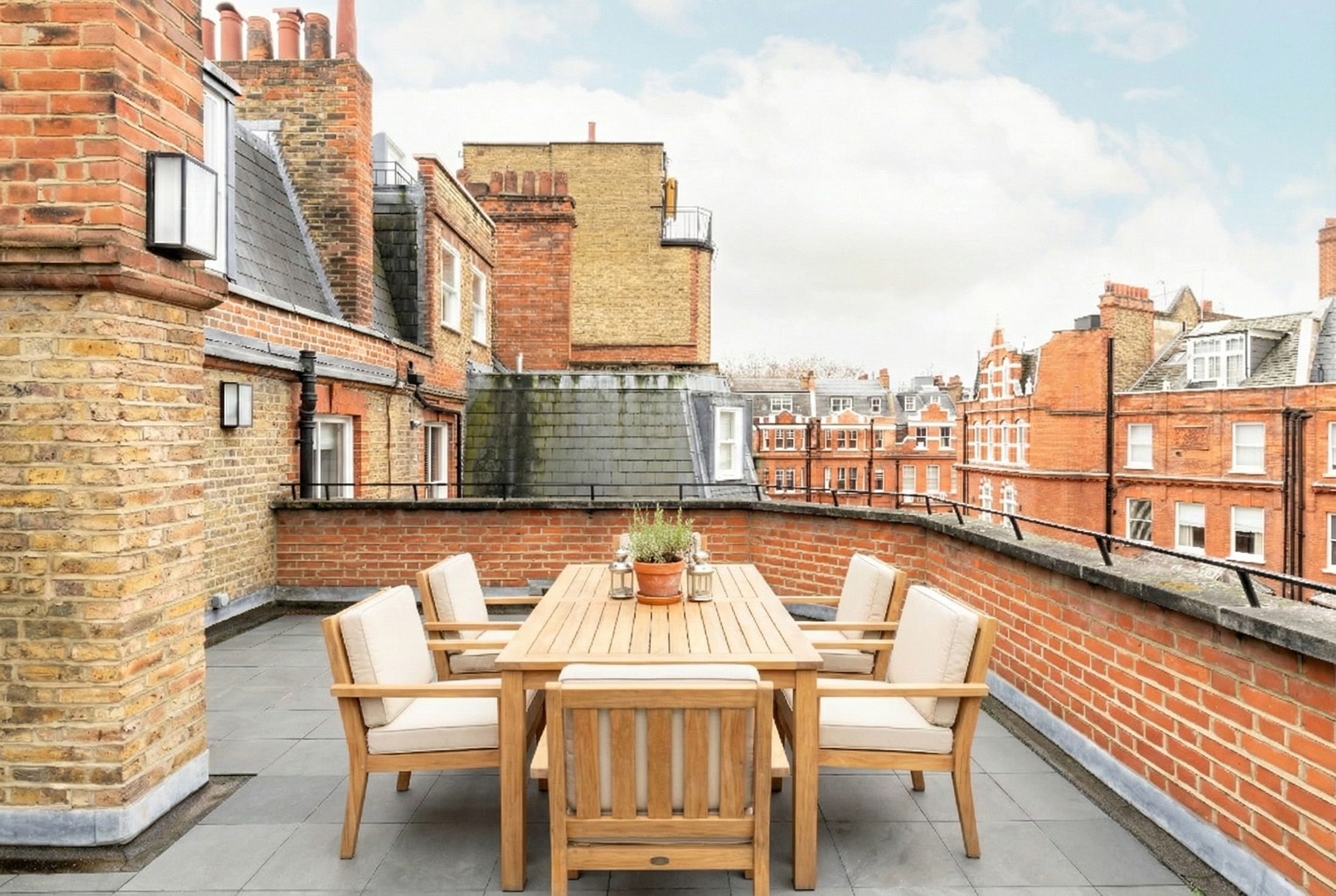 DN-Egerton-Gardens-Apartment-For-Rent-5