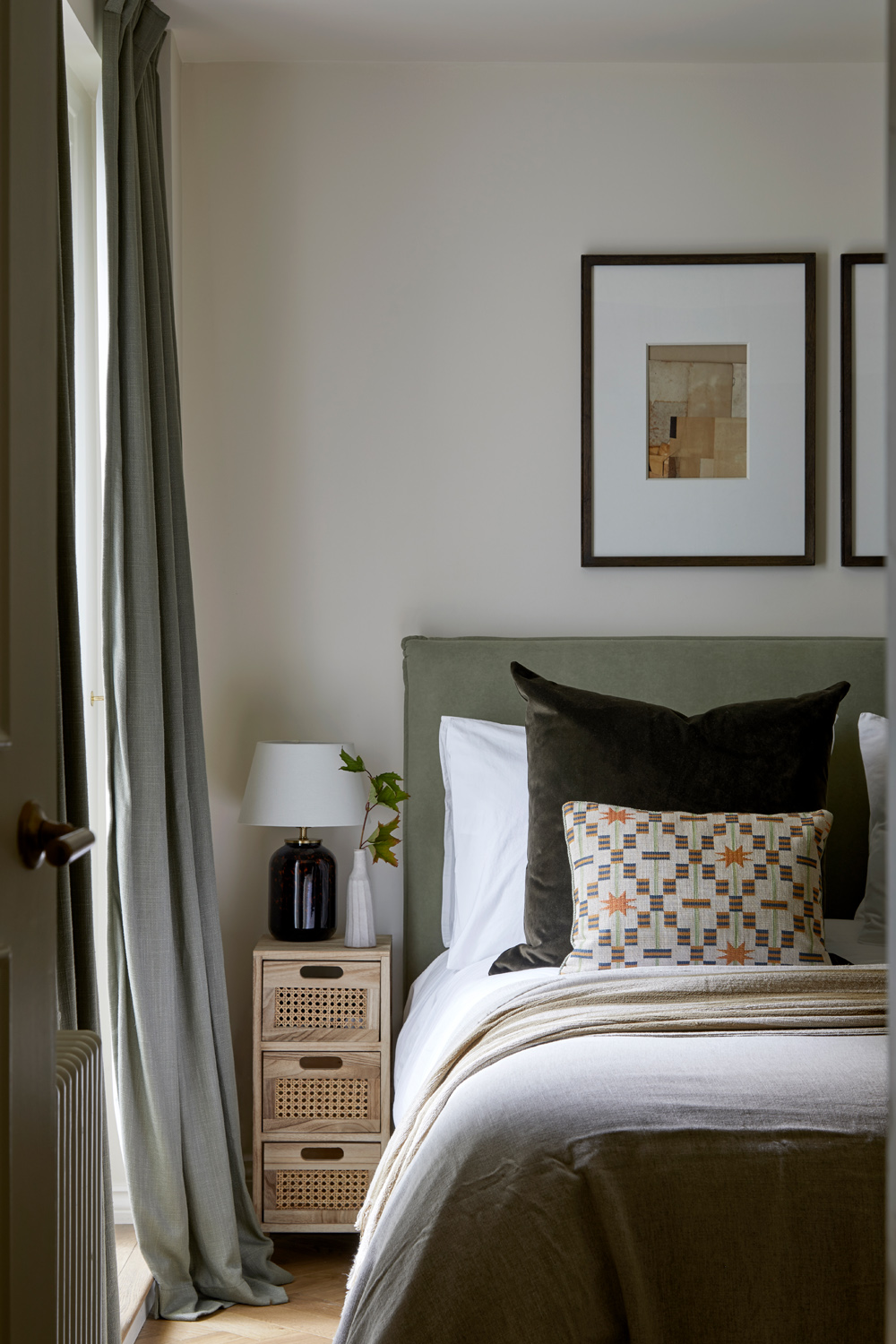 DN-Flat-For-Sale-Kensington-Park-Road (16)