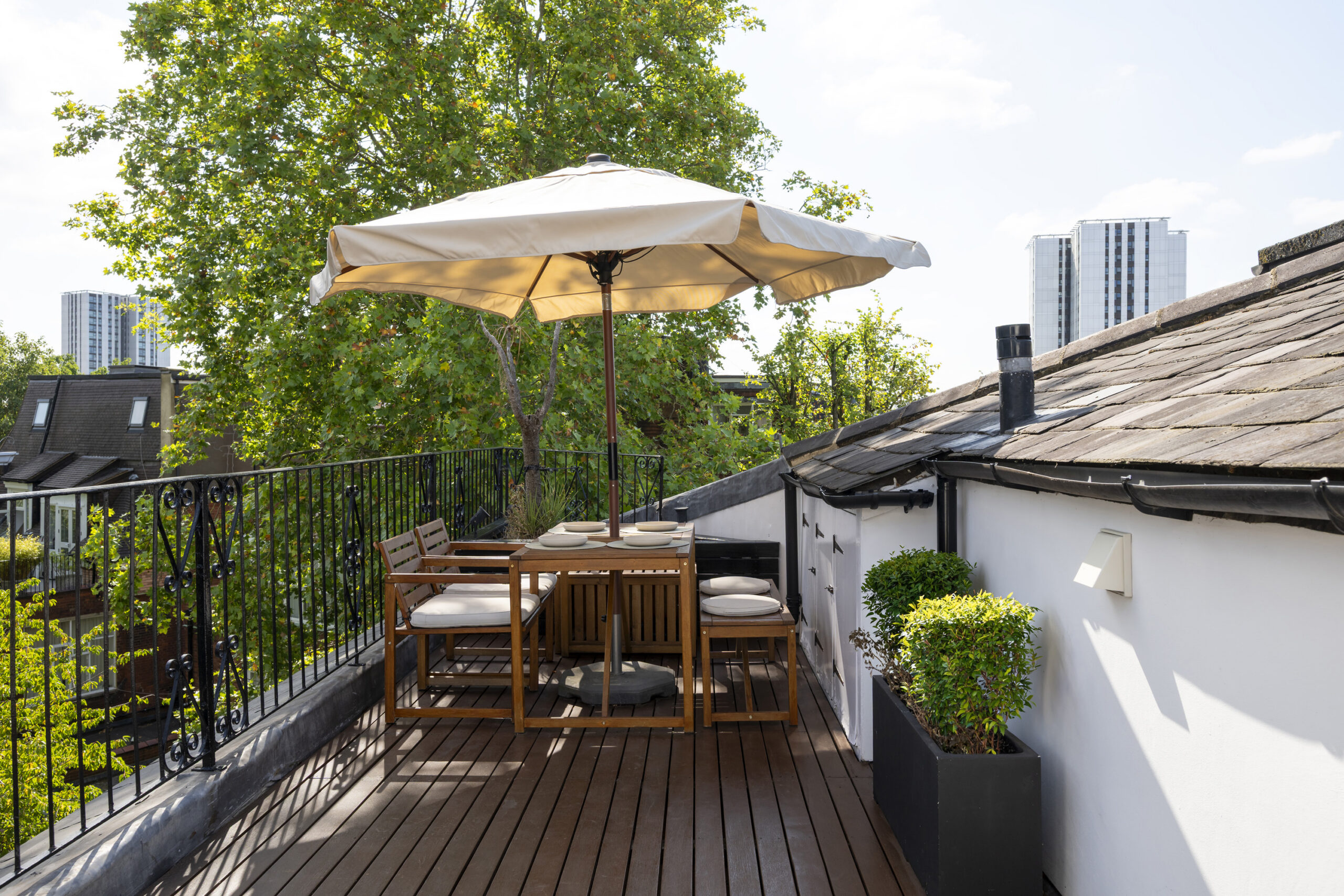 DN-Hampstead-Flat-For-Rent-Adamson-Road-18_Lo