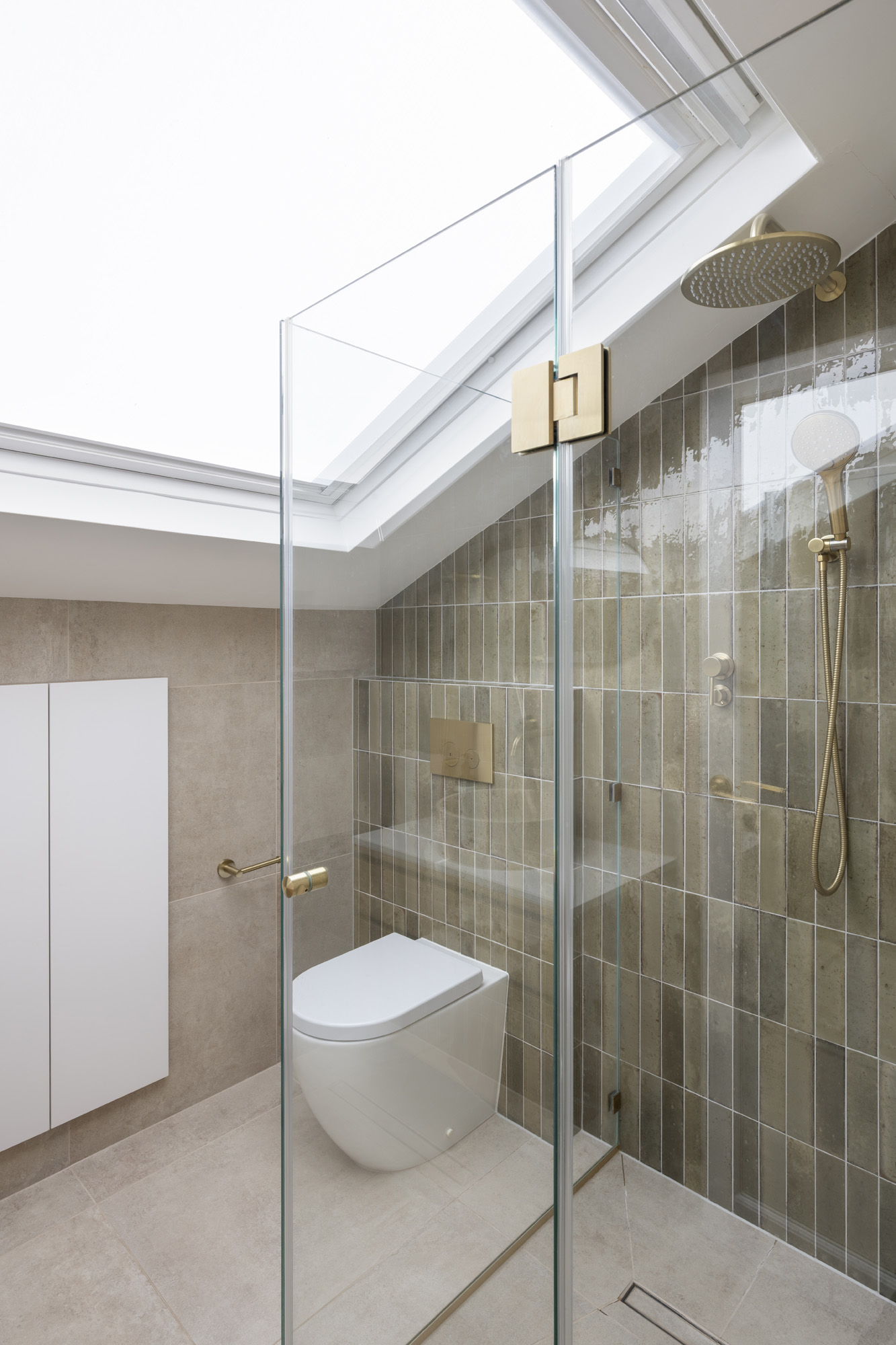 DN-Hampstead-Flat-For-Rent-Adamson-Road-23_Lo