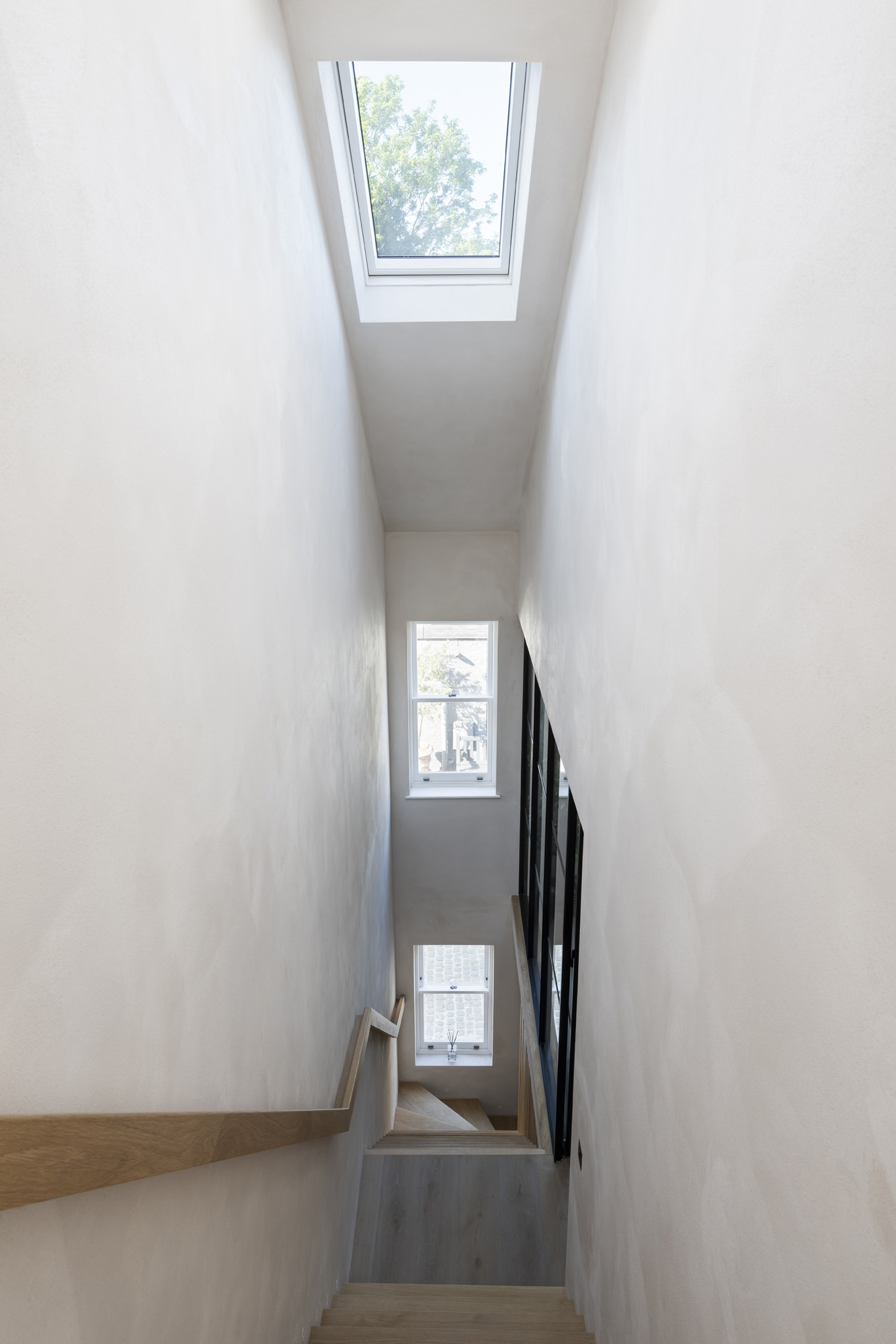 DN-Holland-Park-Mews-House-For-Sale-Russell-Gardens-Mews-10_Lo