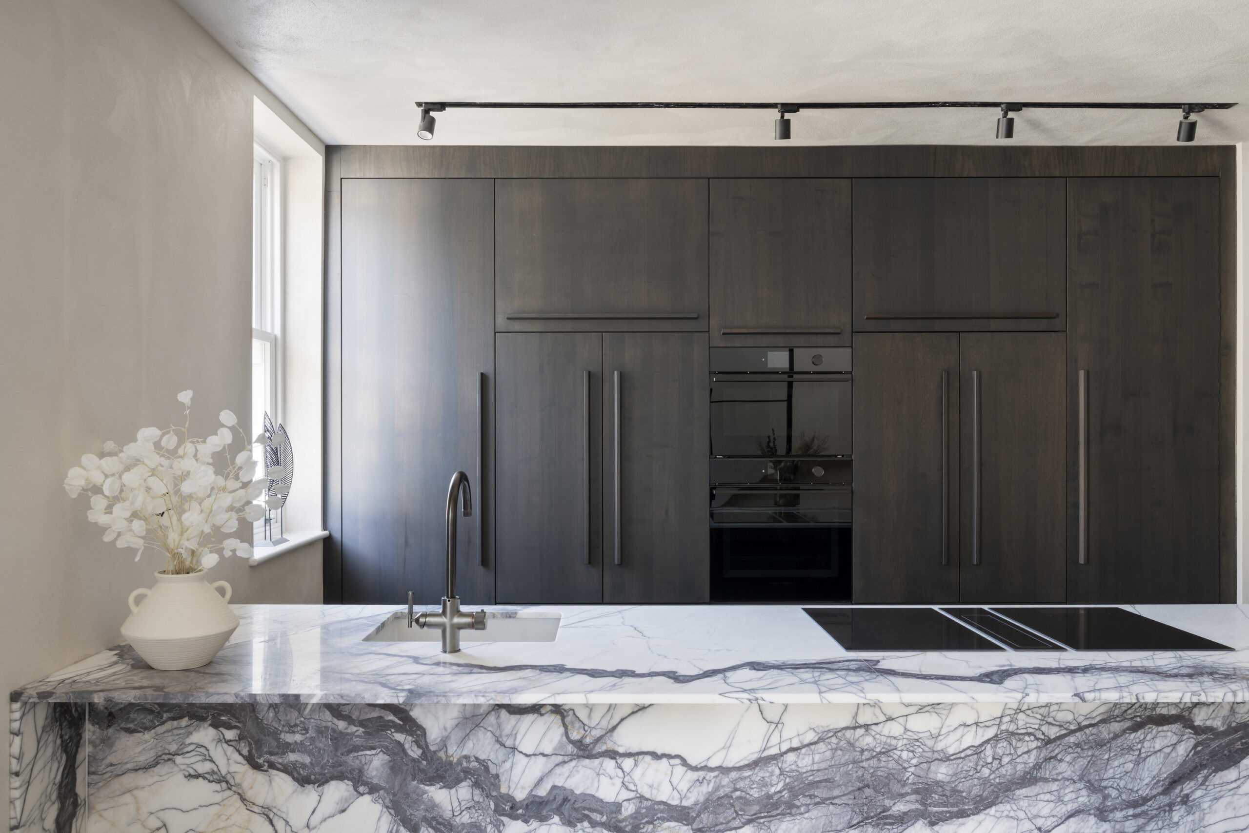 DN-Holland-Park-Mews-House-For-Sale-Russell-Gardens-Mews-18_Lo