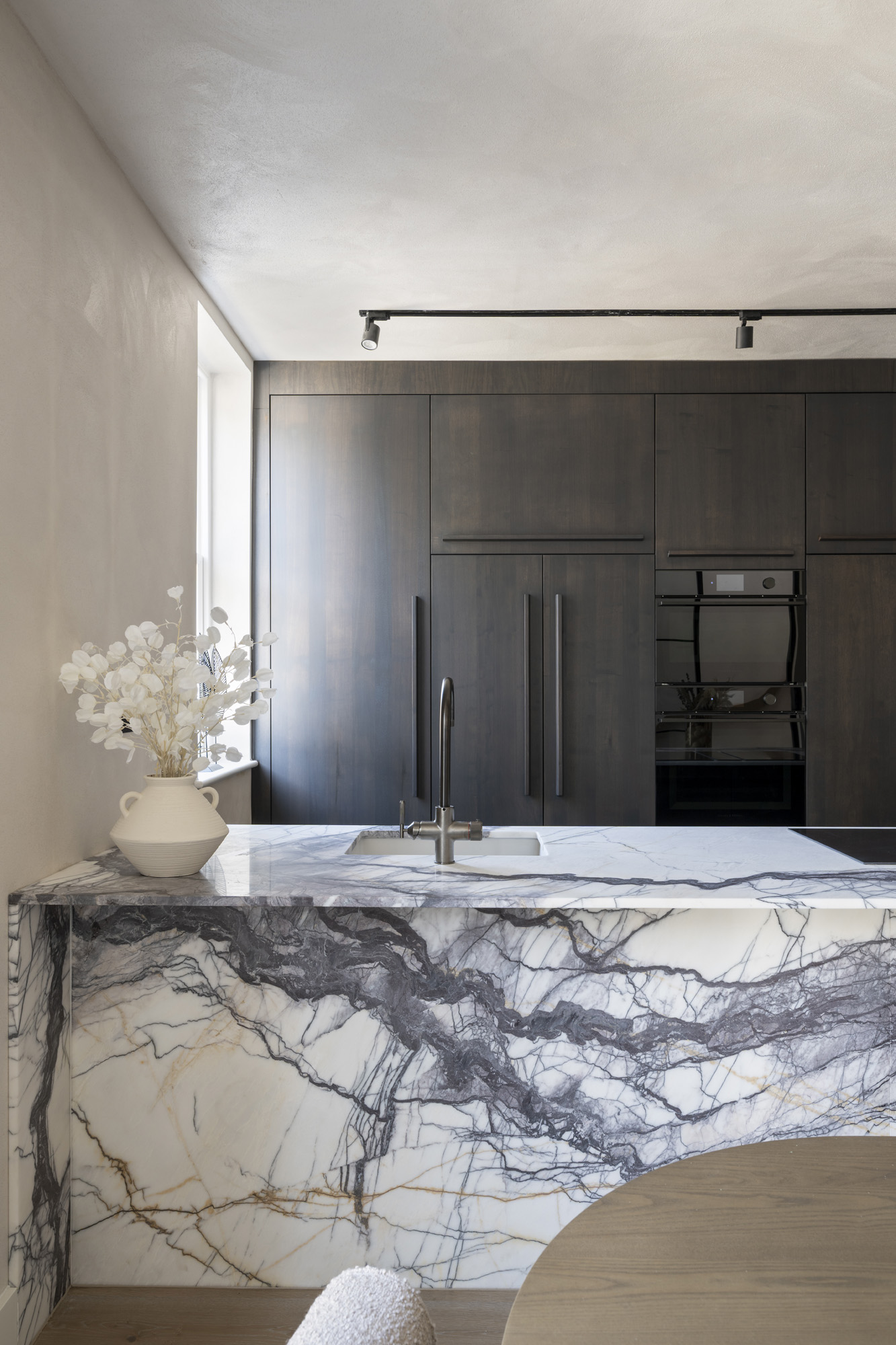 DN-Holland-Park-Mews-House-For-Sale-Russell-Gardens-Mews-19_Lo