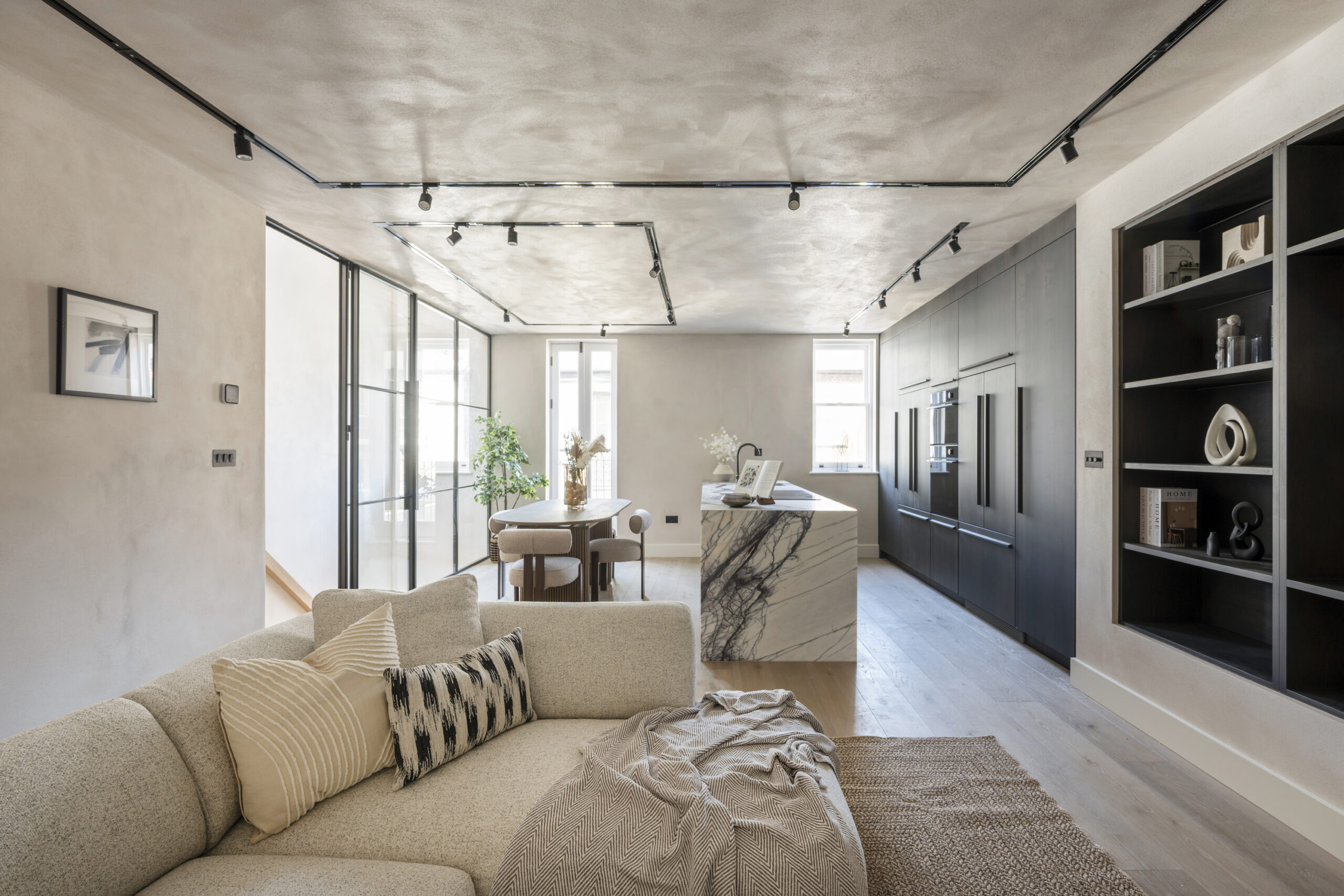 DN-Holland-Park-Mews-House-For-Sale-Russell-Gardens-Mews-20_Lo