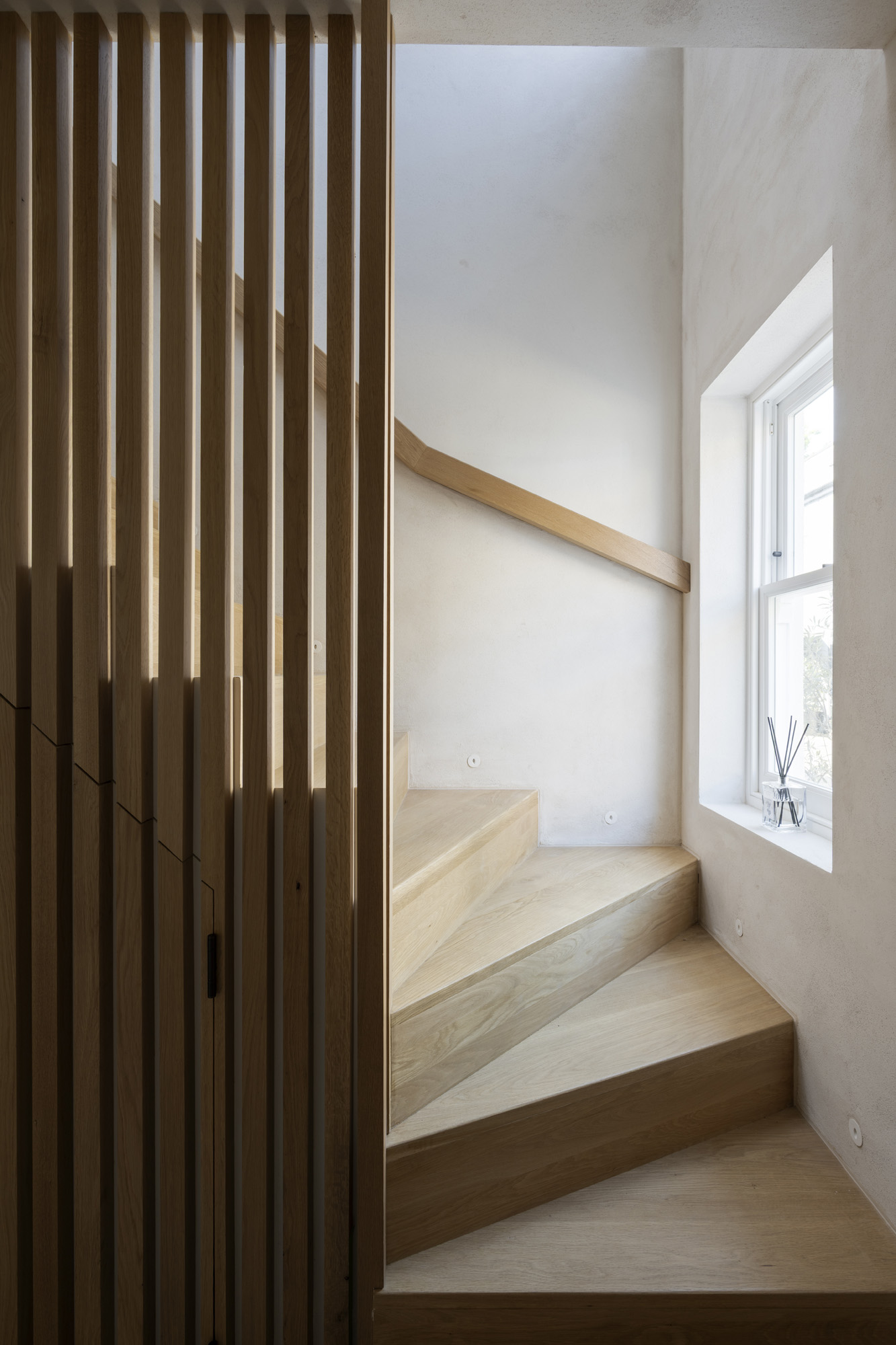 DN-Holland-Park-Mews-House-For-Sale-Russell-Gardens-Mews-23_Lo