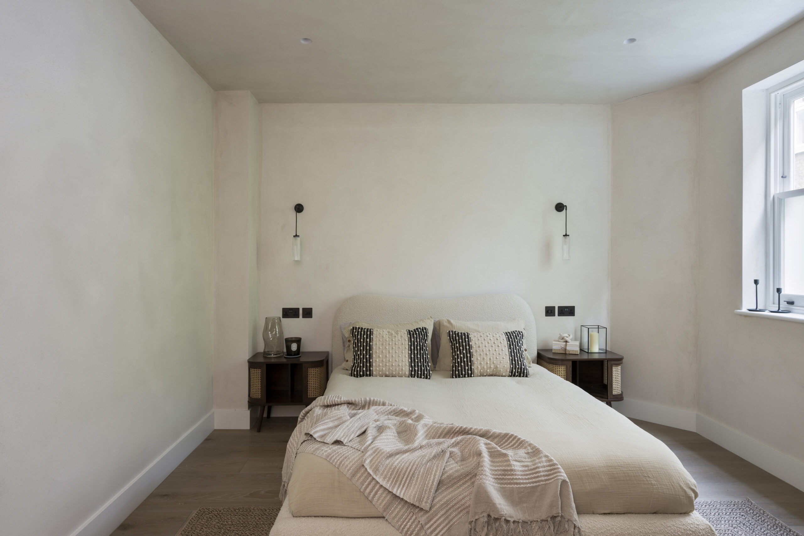 DN-Holland-Park-Mews-House-For-Sale-Russell-Gardens-Mews-26_Lo