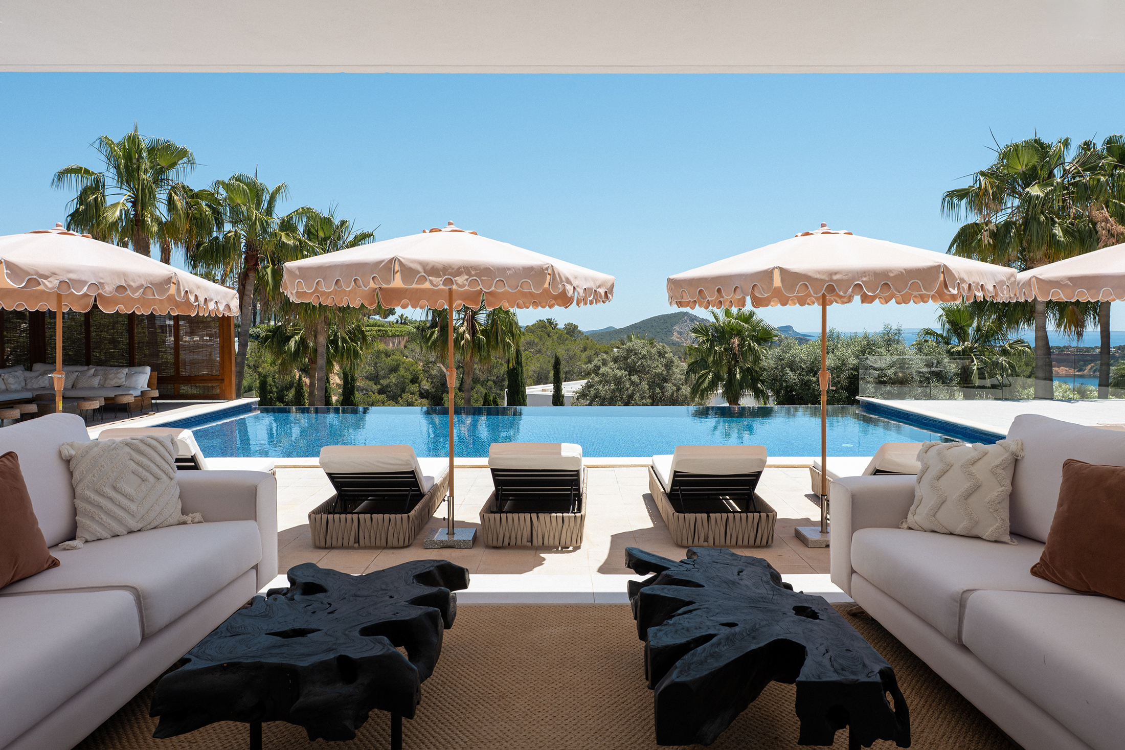 DN-Ibiza-Luxury-Villa-For-Rent-Can-Santos-(23)-edit