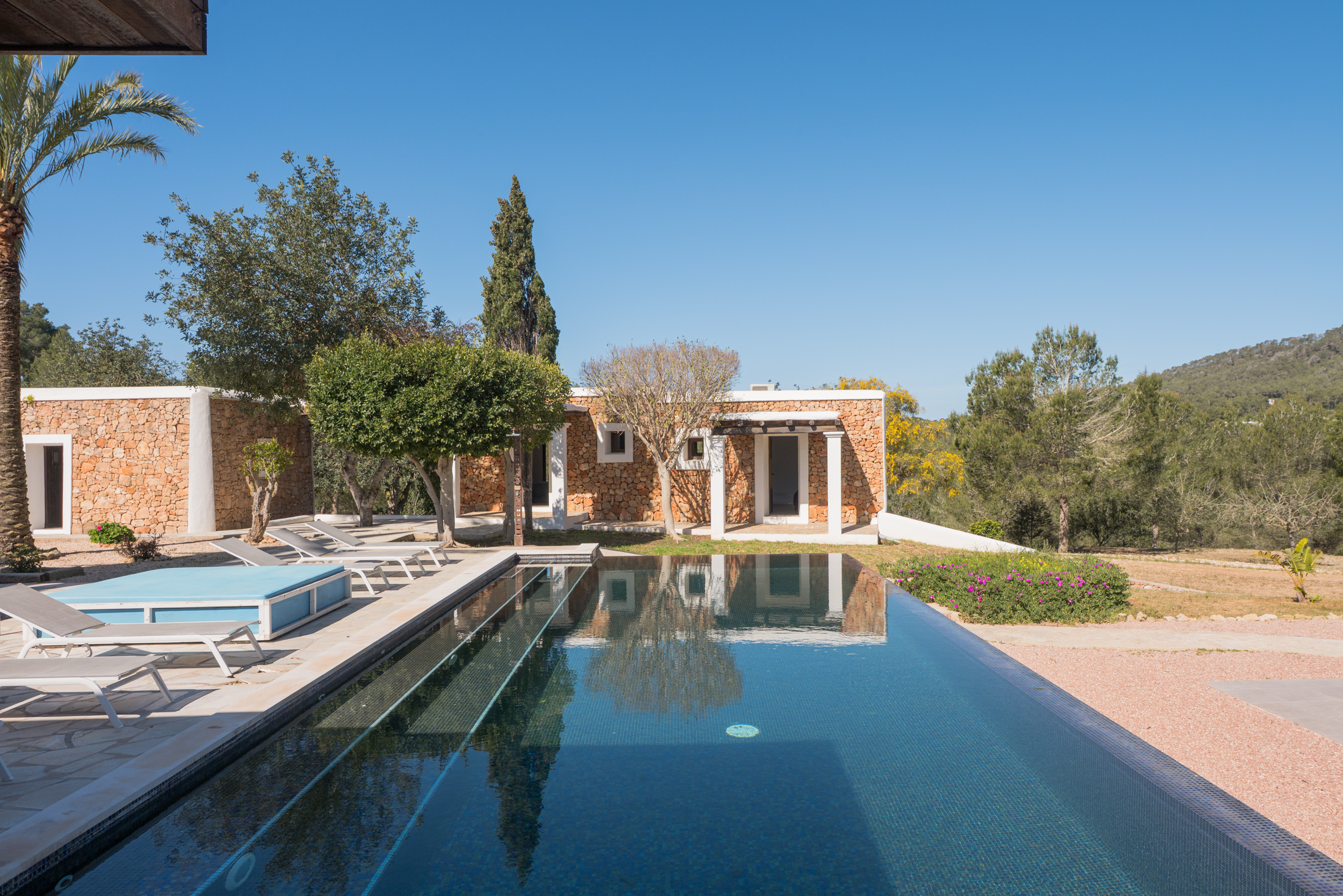 DN-Ibiza-Luxury-Villa-For-Sale-Finca-Jardin-Cala-Llonga (1)