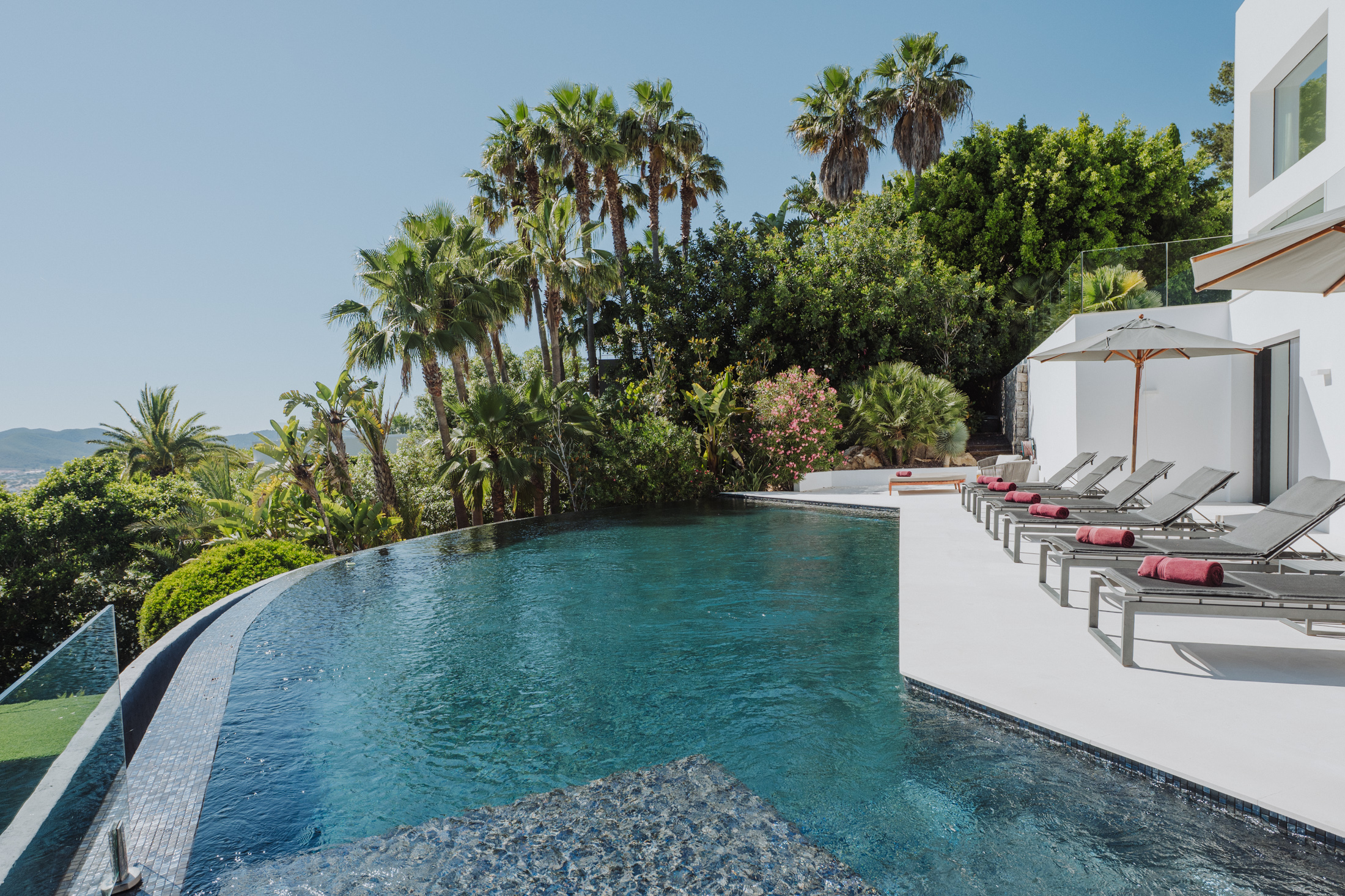 DN-Ibiza-Luxury-Villa-Laguna-For-Rent- South-East (32)