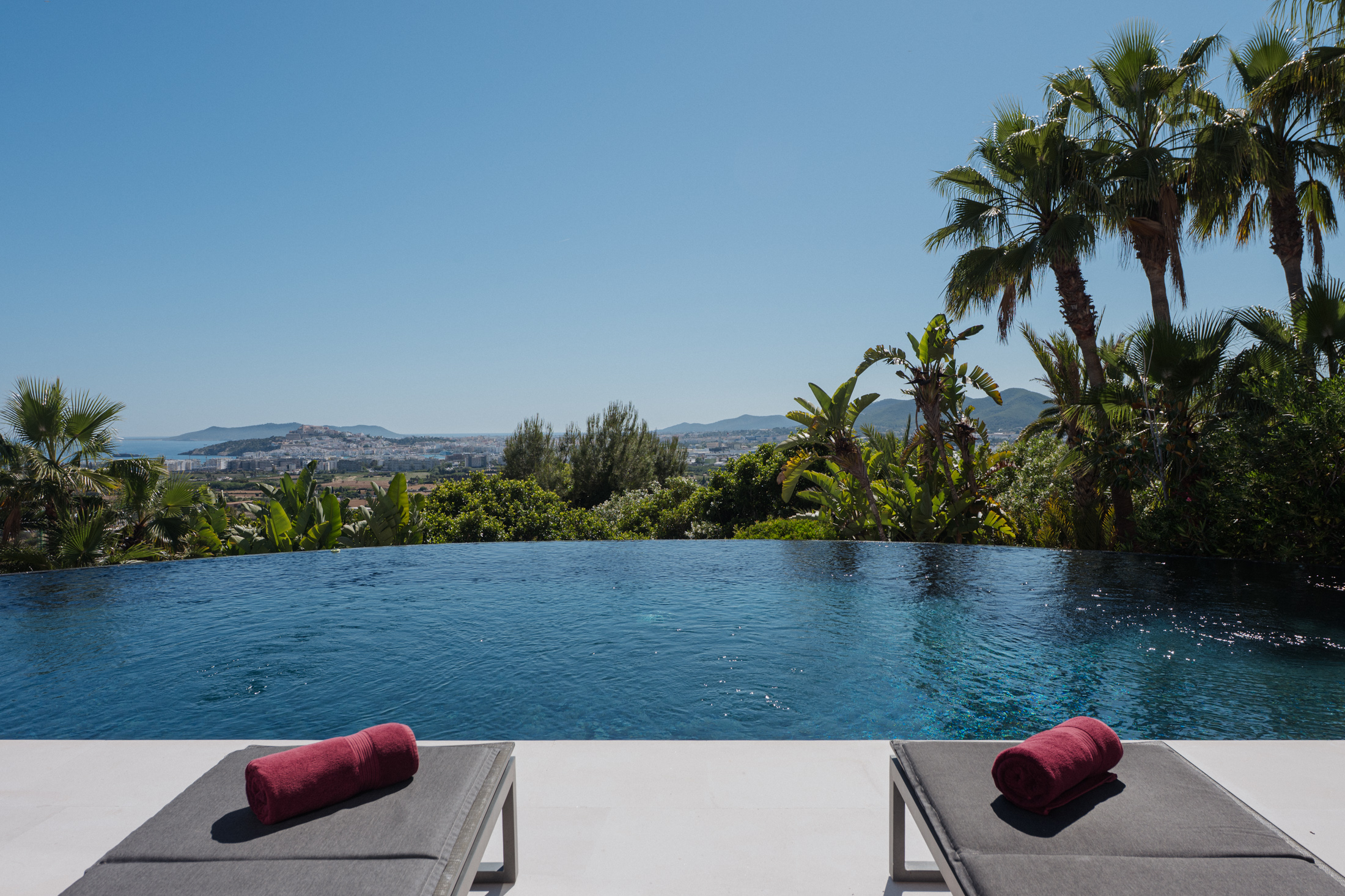 DN-Ibiza-Luxury-Villa-Laguna-For-Rent- South-East (34)