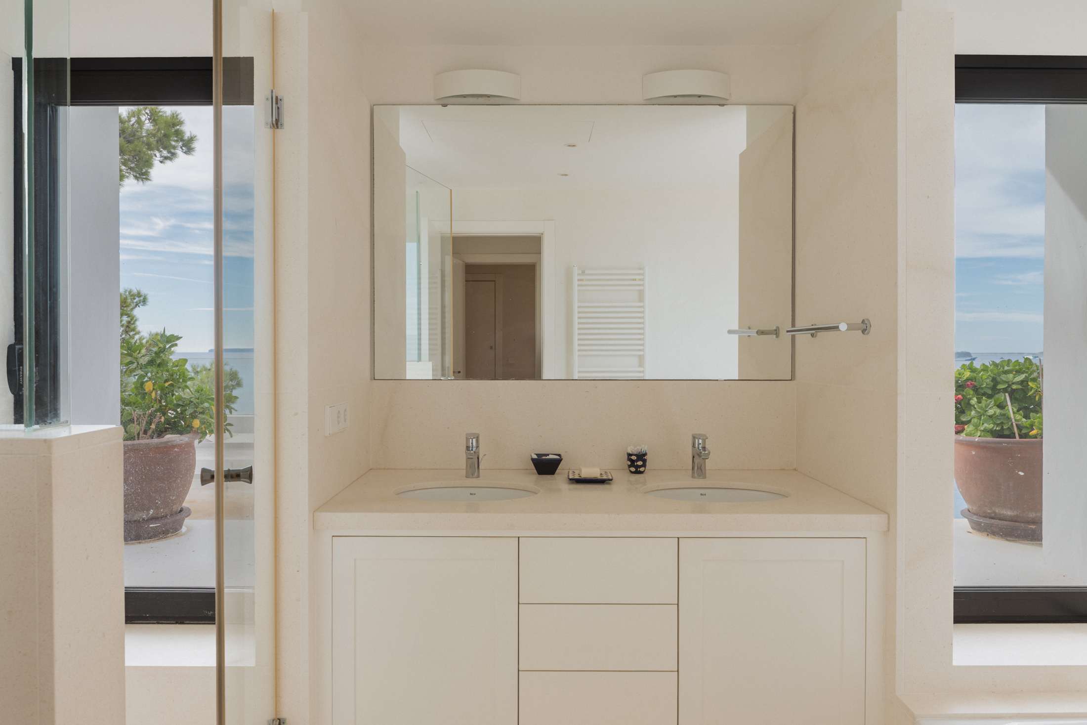 DN-Luxury-Ibiza-Villa-For-Sale-Casa-Mediterraneo-Roca-Llisa (37)