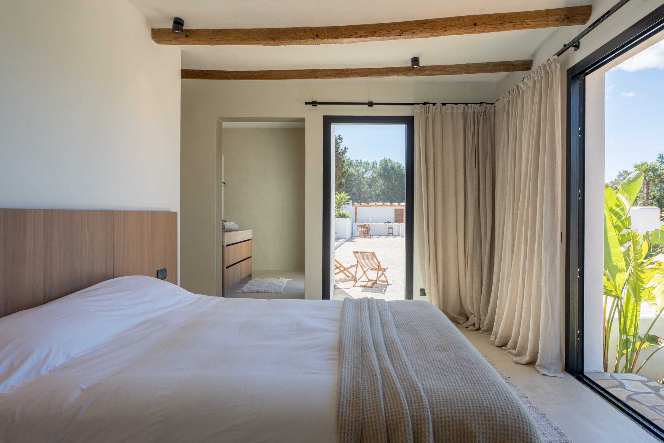 DN-Luxury-Ibiza-Villa-For-Sale-North-East-Coast (9)