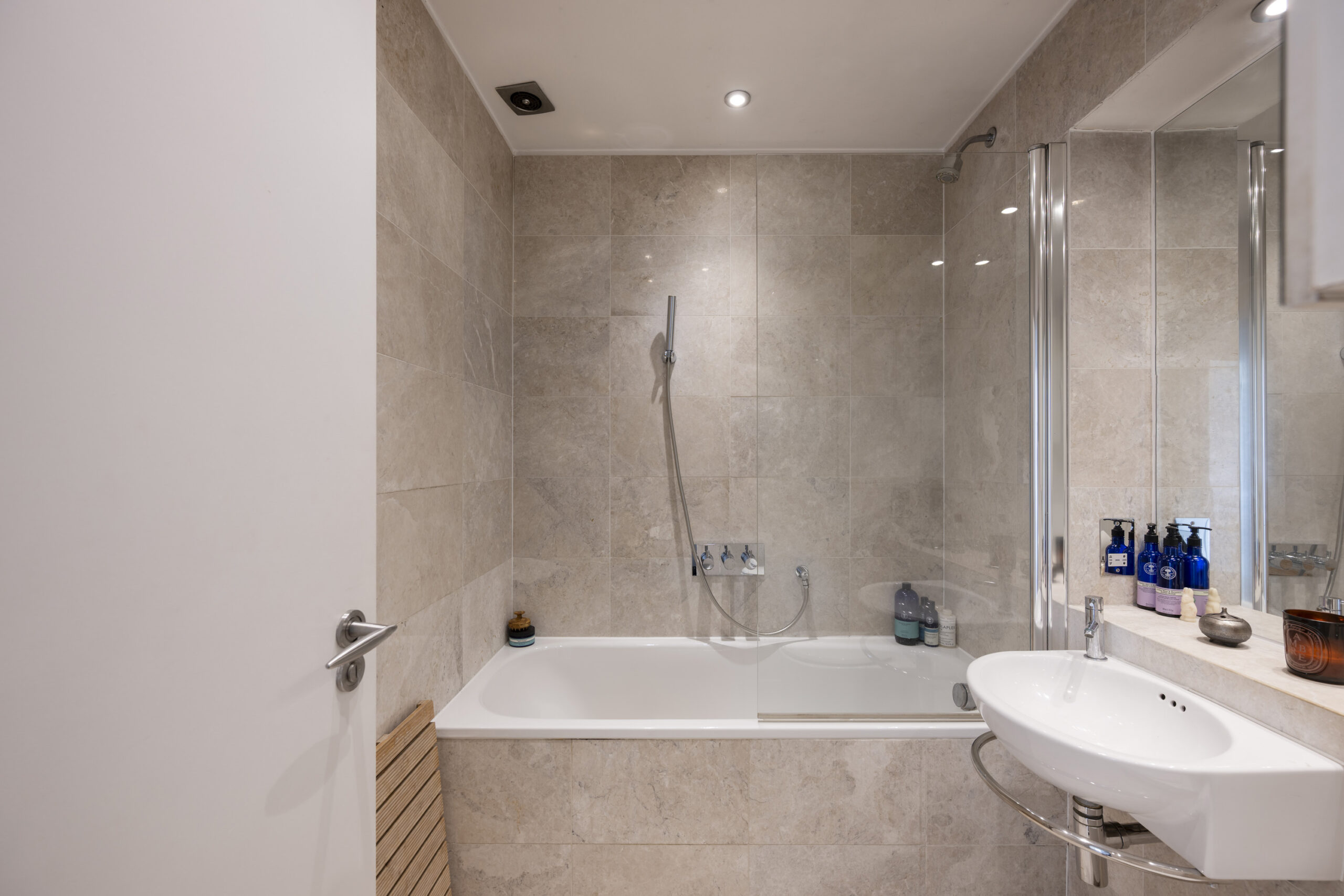 DN-Notting-Hill-Flat-For-Rent-Elgin-Crescent-17_Lo
