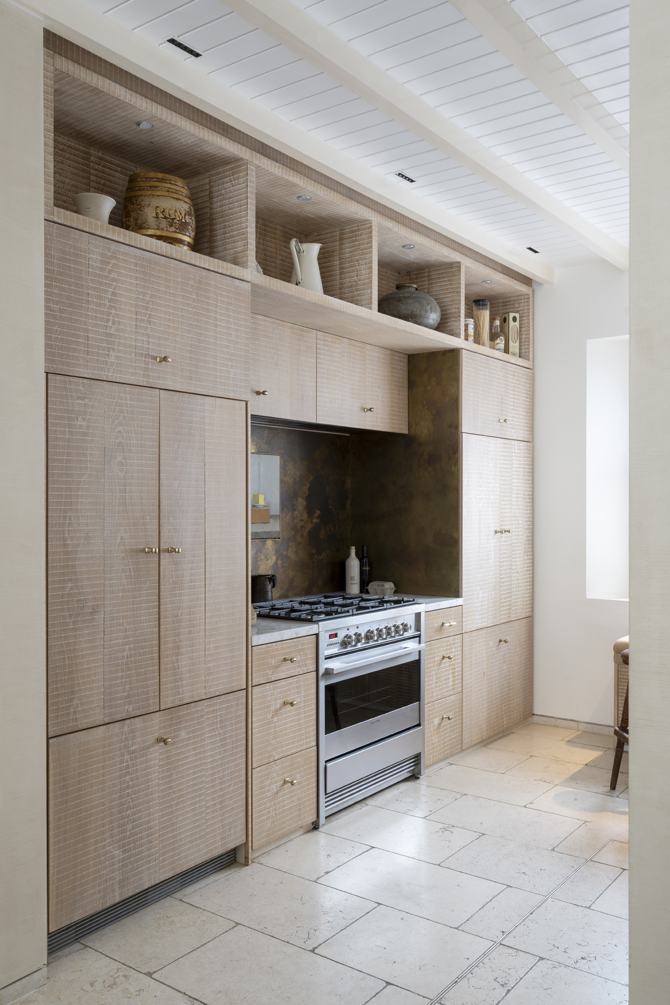 DN-Notting-Hill-Flat-For-Sale-Pembridge-Crescent-14_Lo