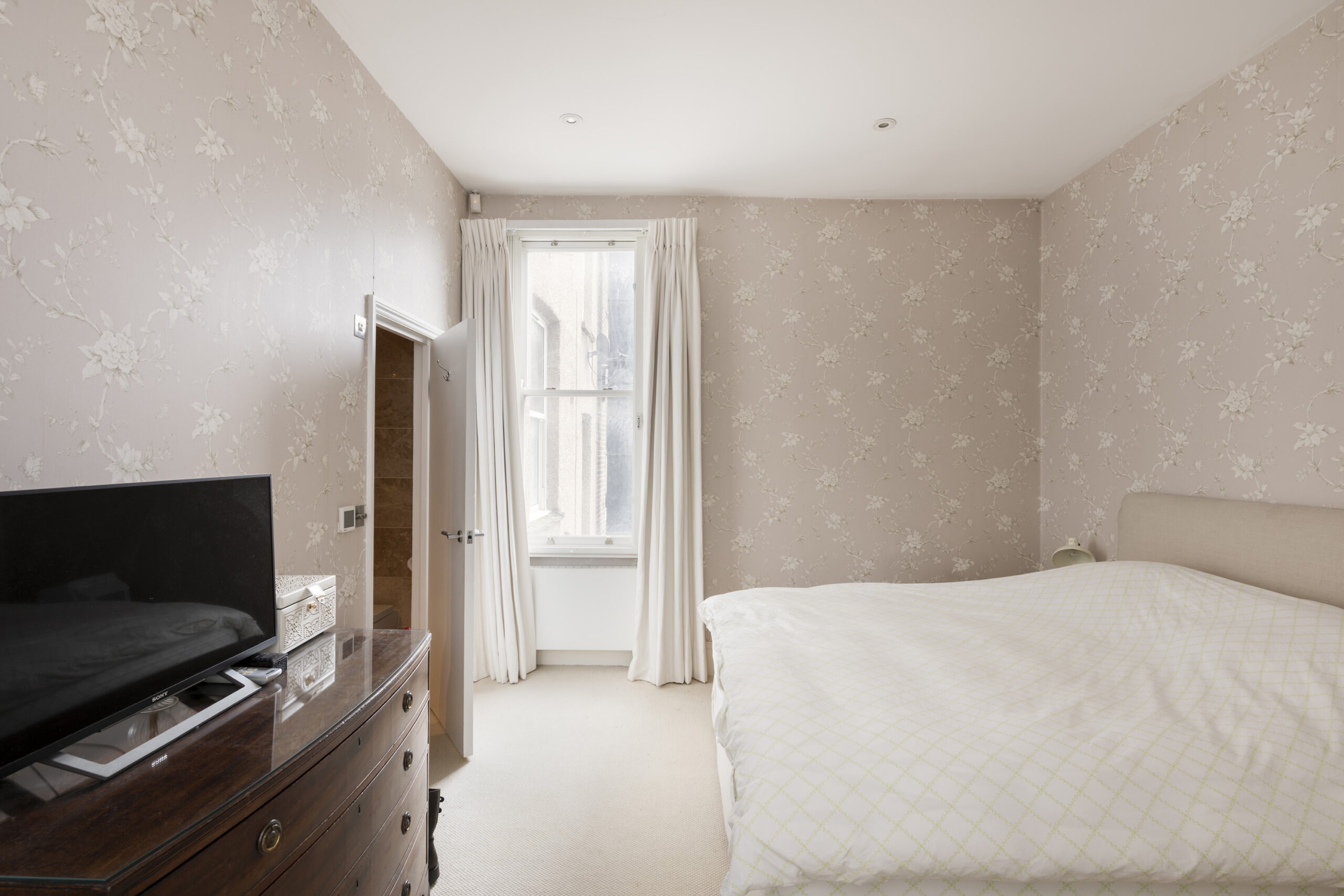 DN-Notting-Hill-Flat-For-Sale- Westbourne-Grove-11_Lo