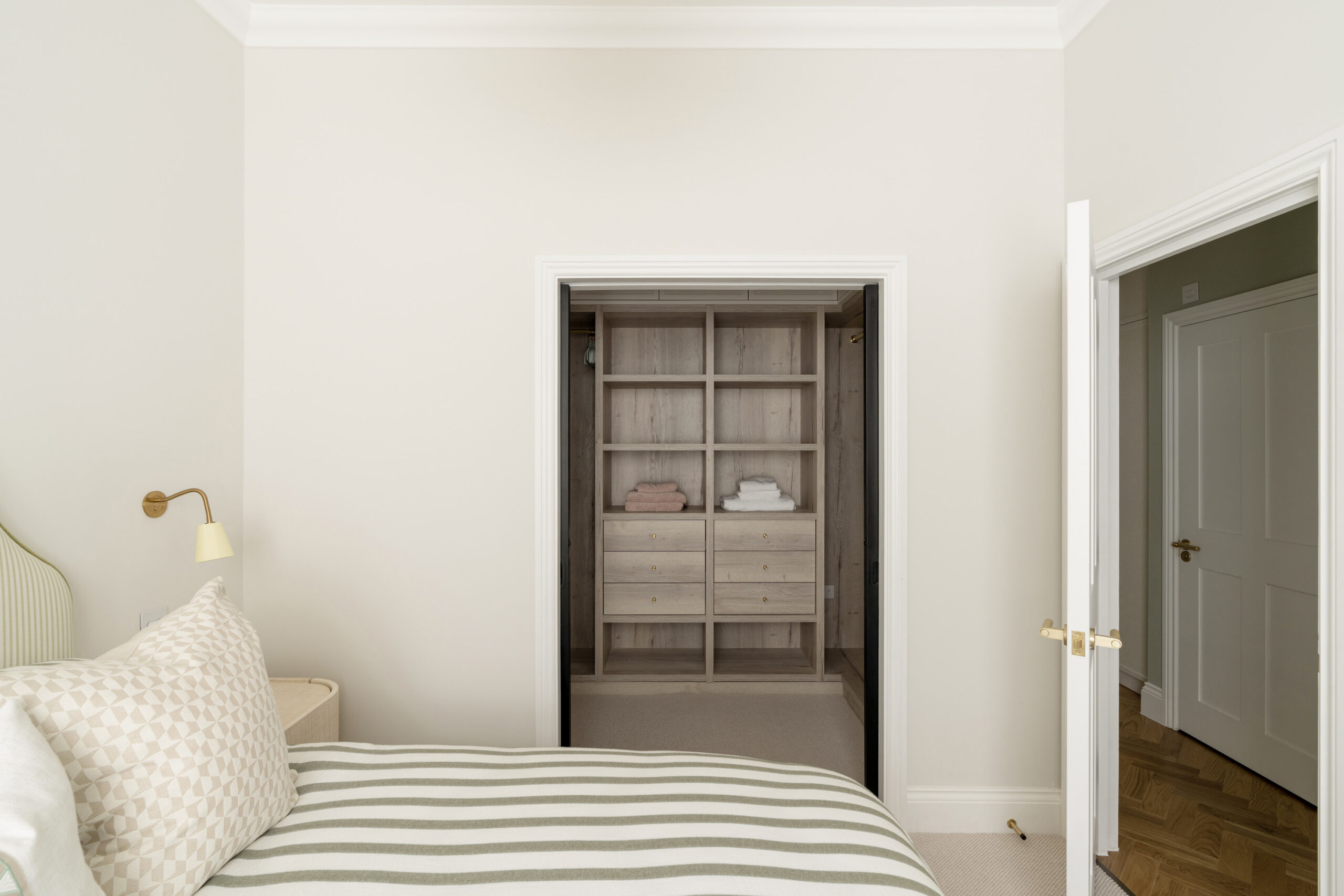 DN-Property-For-Sale-Ladroke-Square-32_Lo