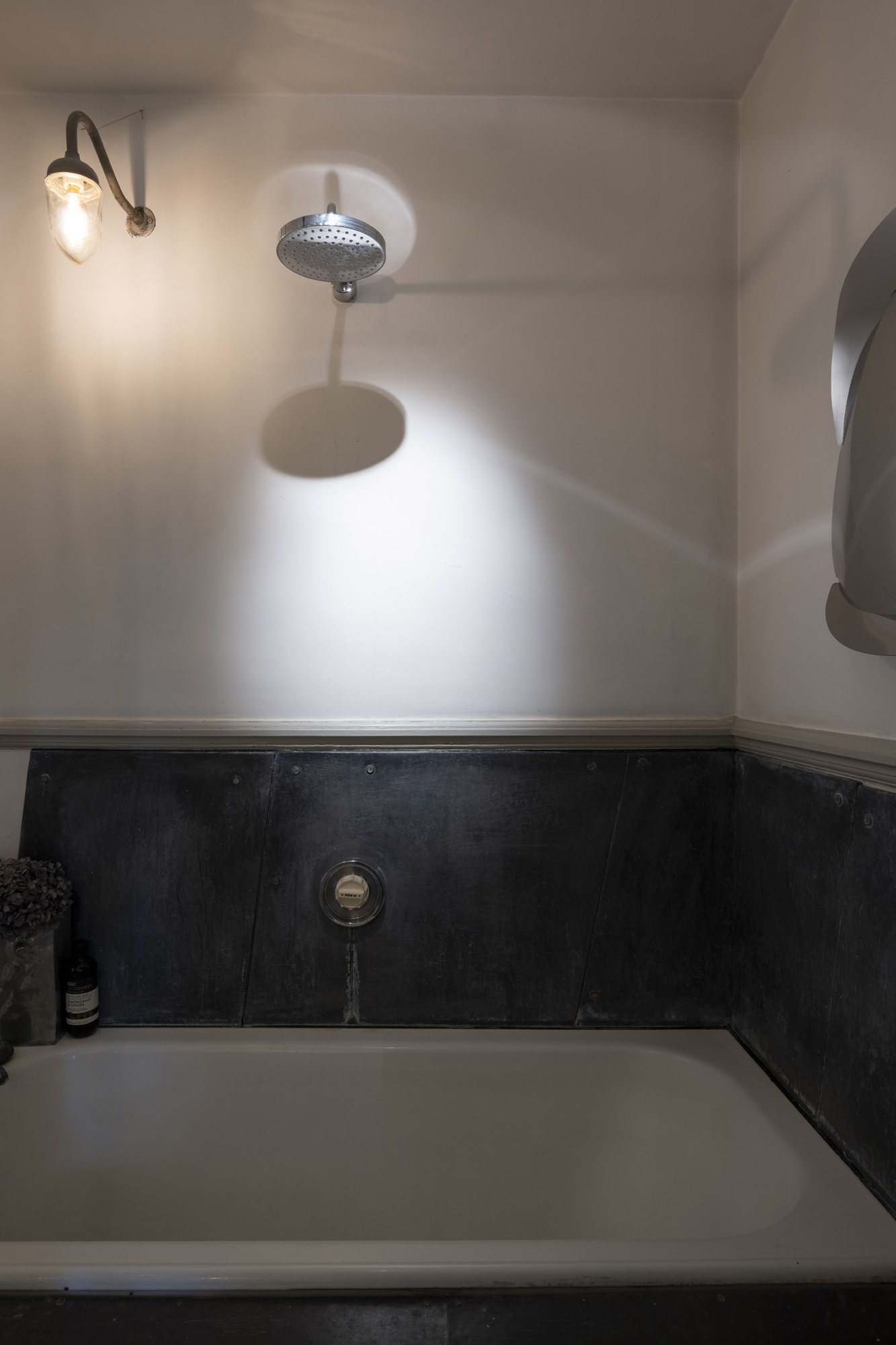 DN-South-Kensington-Apartment-For-Rent-Glendower-Place-16_Lo