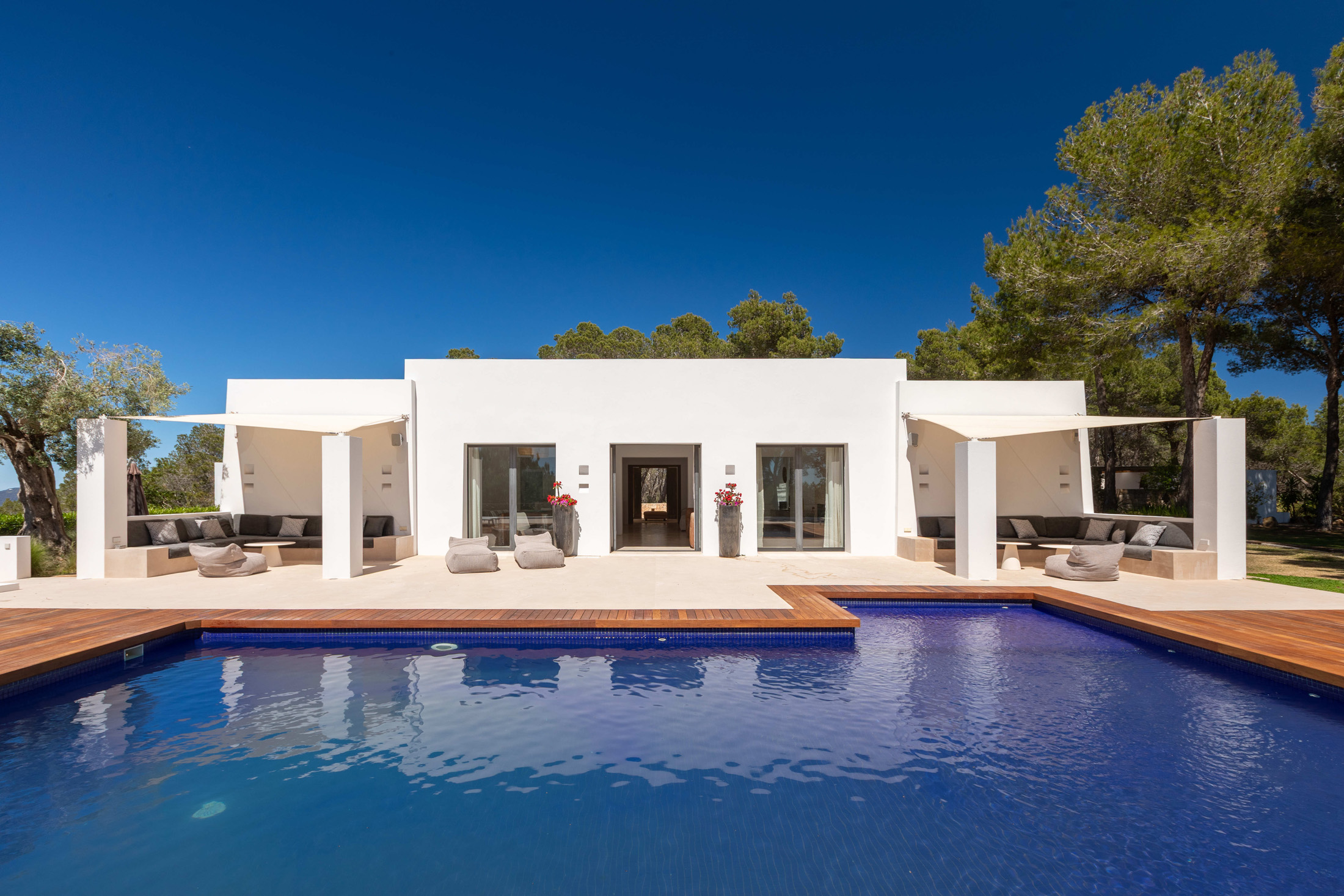 Domus-Nova-Luxury-Rental-Villa-Celestial-Terrace-central-Ibiza-LR 24