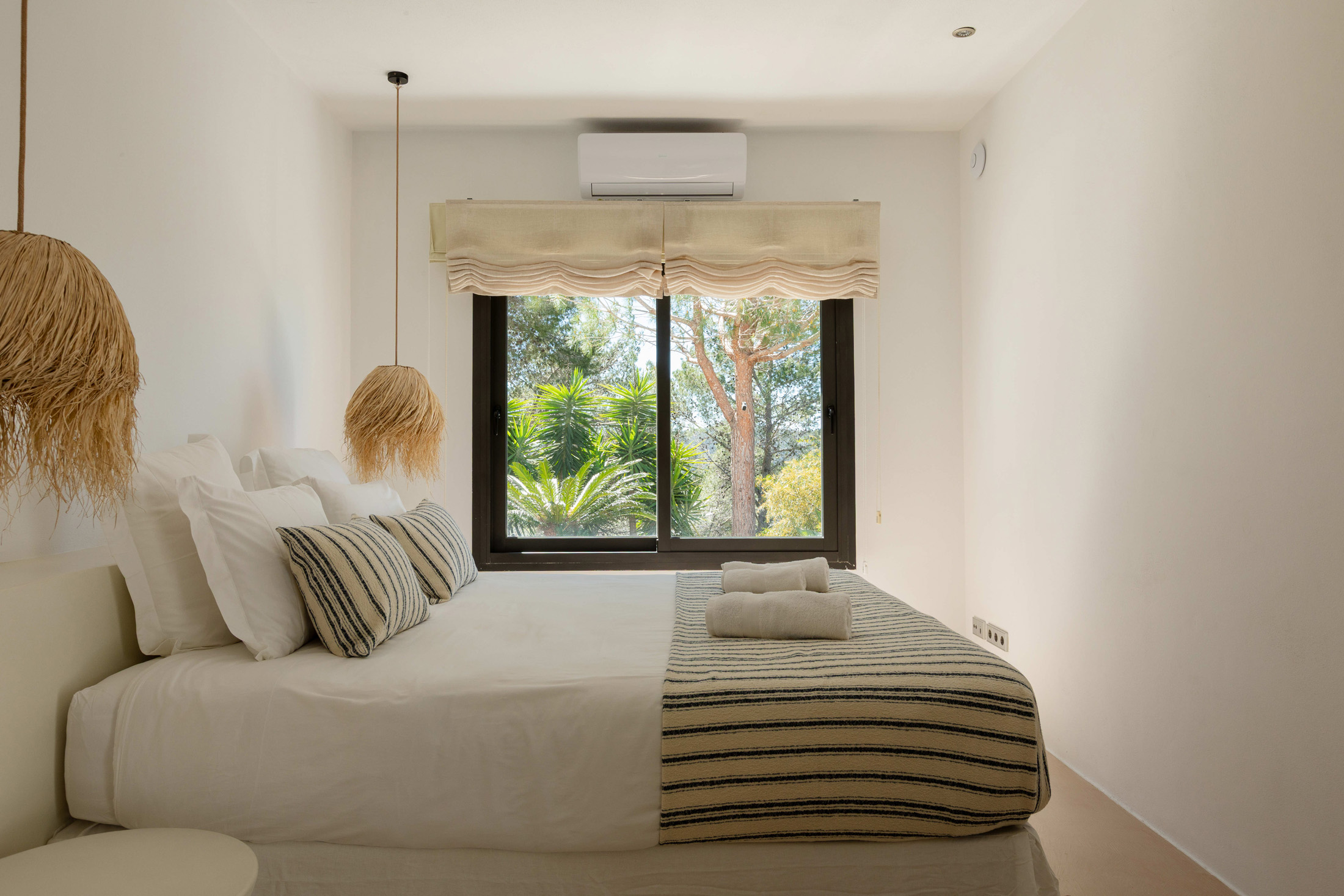 Domus-Nova-Luxury-Rental-Villa-Celestial-Terrace-central-Ibiza-LR 39