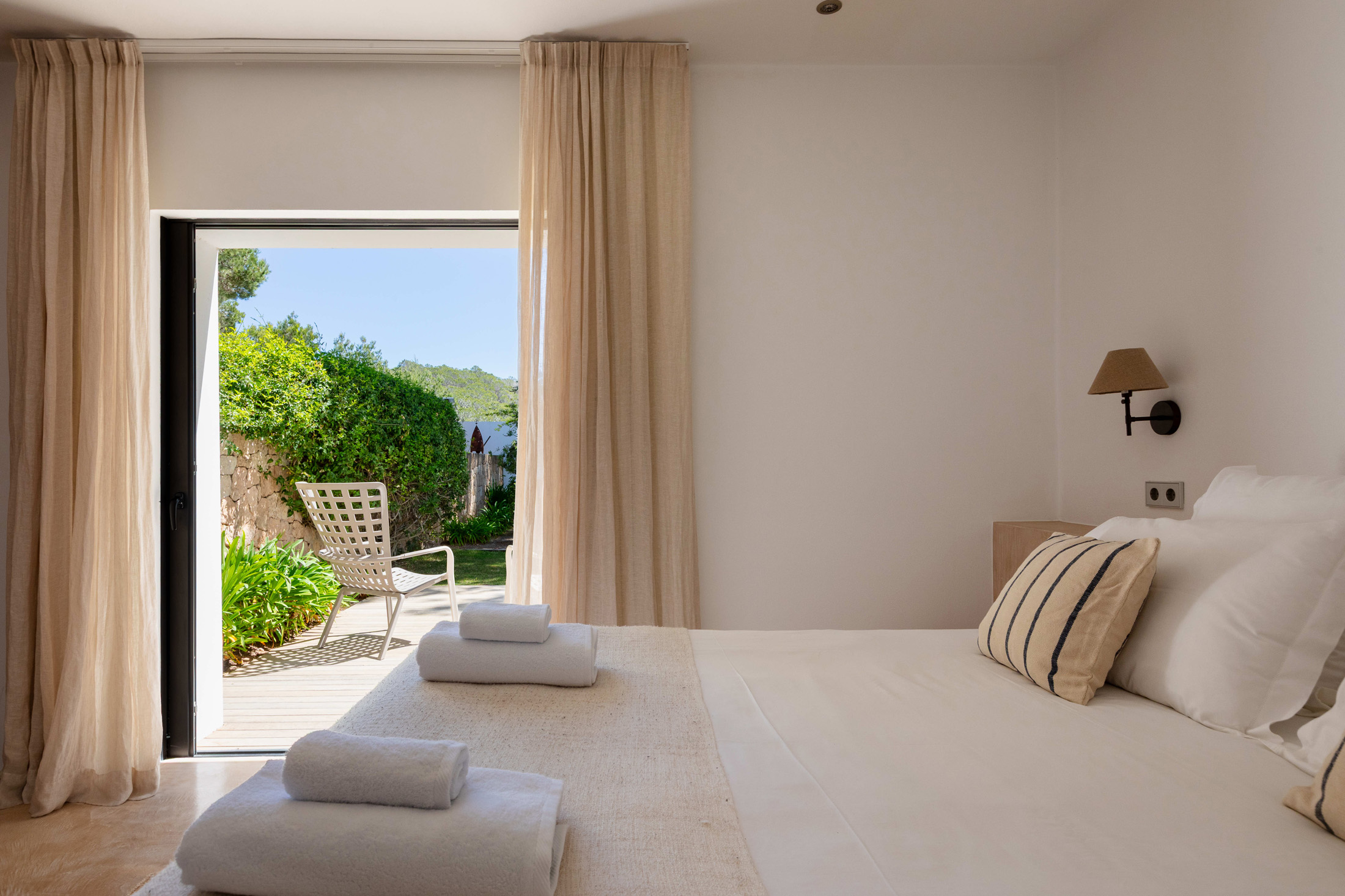 Domus-Nova-Luxury-Rental-Villa-Celestial-Terrace-central-Ibiza-LR 26