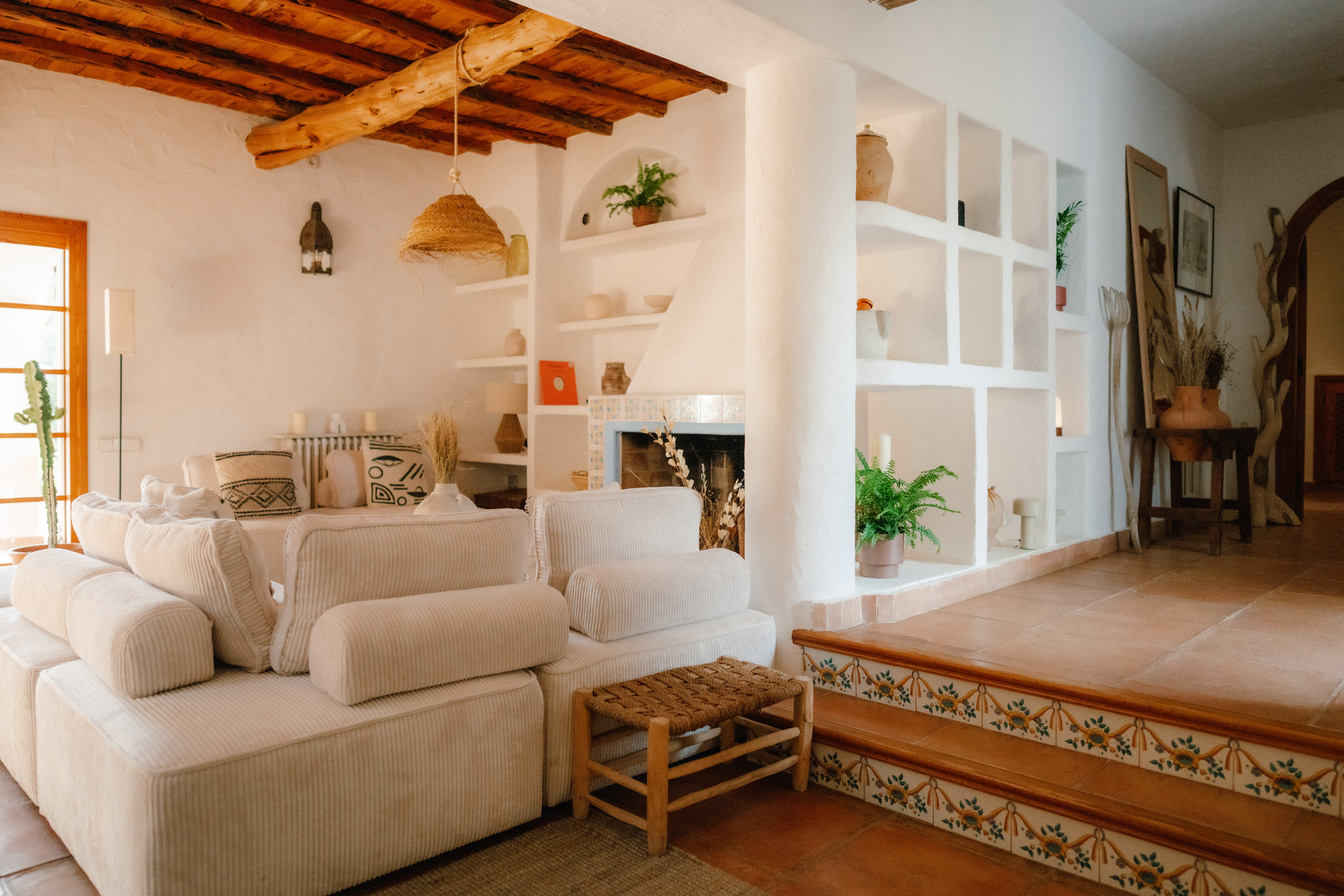 Domus-Nova-Ibiza-Luxury-Rental-Villa-Santa-Gertrudis-Can-Verdant-LR 20