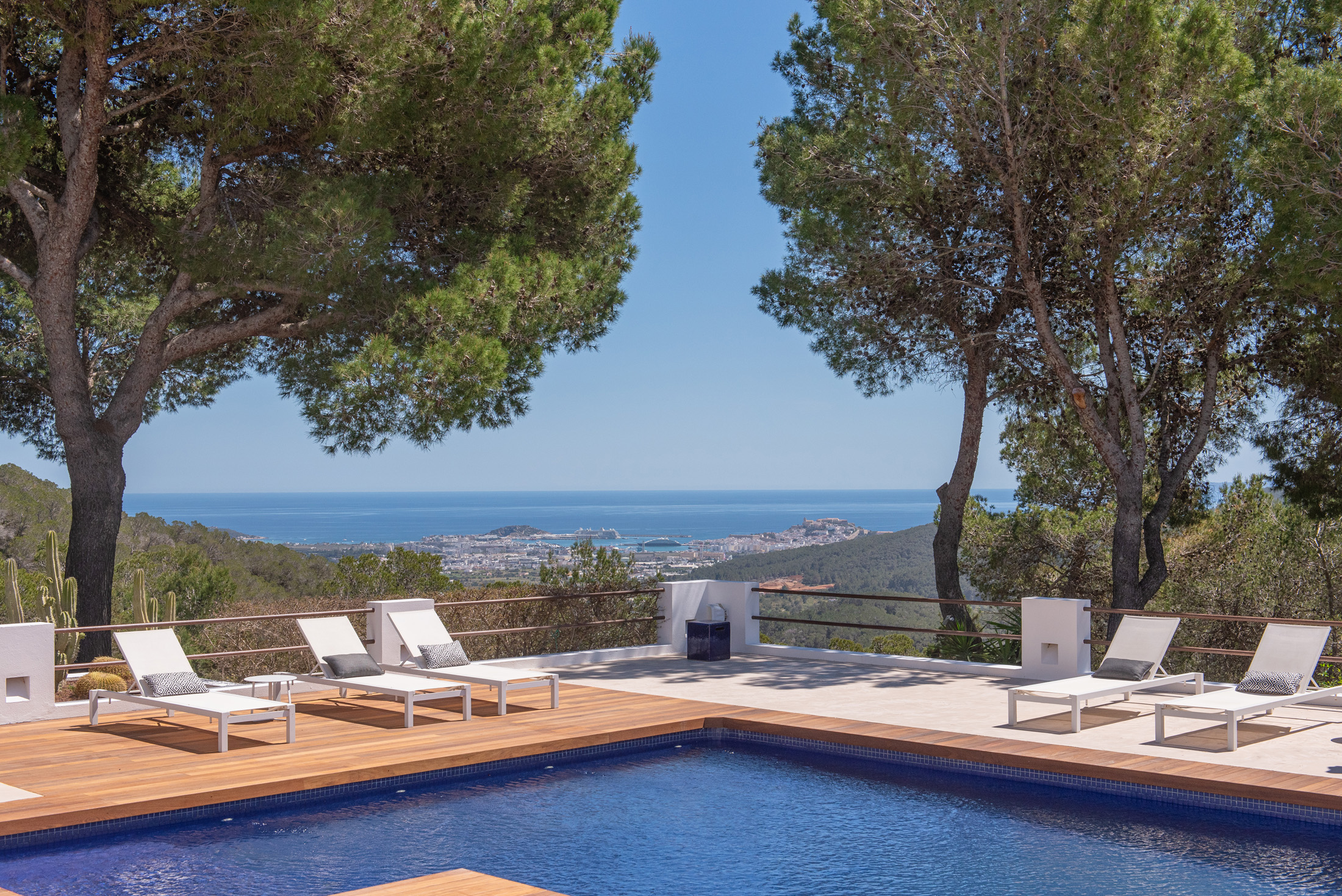 Domus-Nova-Luxury-Rental-Villa-Celestial-Terrace-central-Ibiza-LR 4