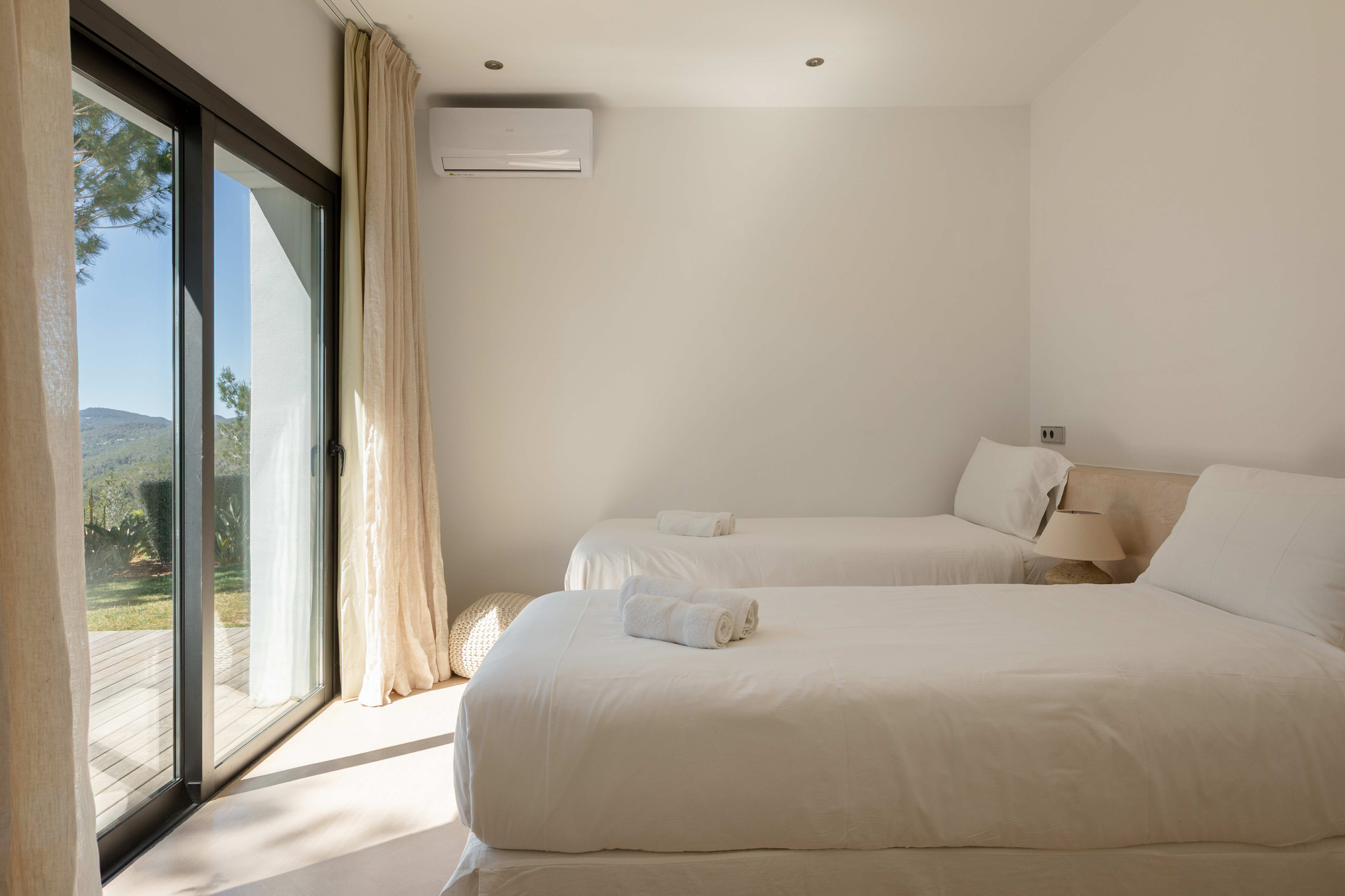 Domus-Nova-Luxury-Rental-Villa-Celestial-Terrace-central-Ibiza-LR 38