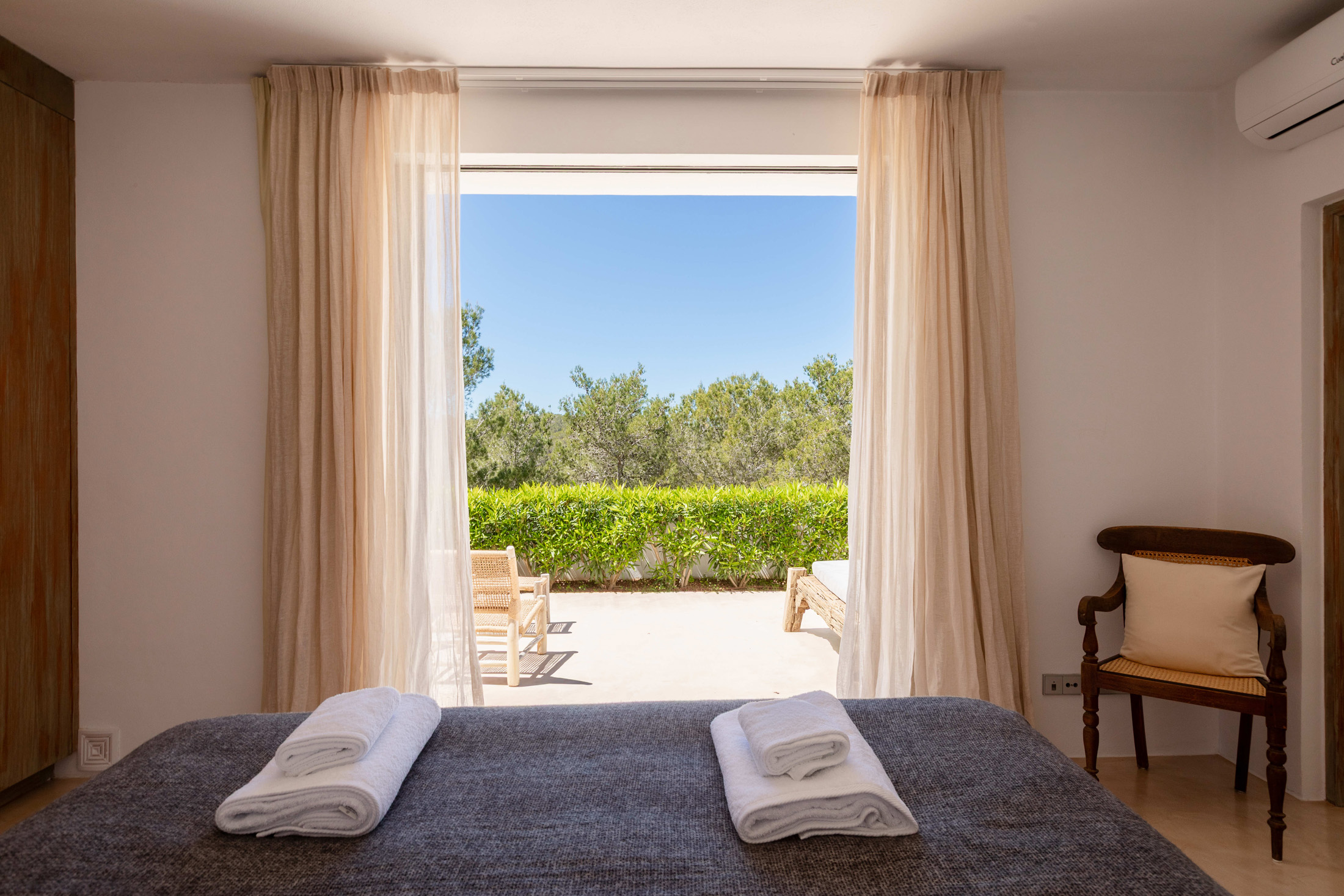 Domus-Nova-Luxury-Rental-Villa-Celestial-Terrace-central-Ibiza-LR 36
