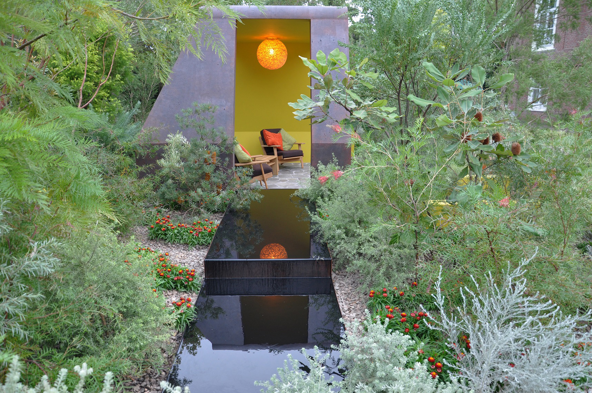 Contemporary landscape design by Jim Forgarty