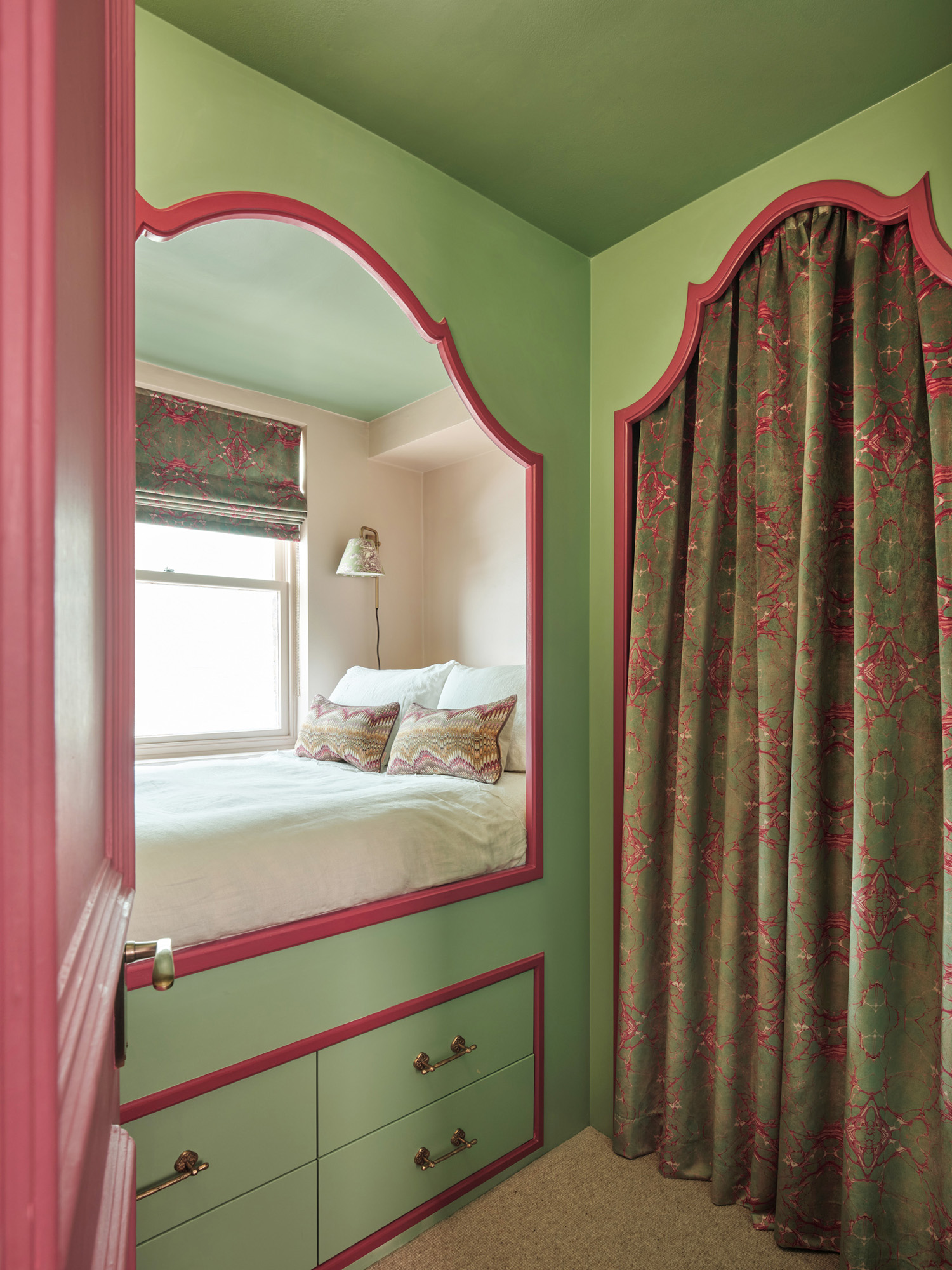 Domus-Nova-Apartment-For-Sale-Queens-Gardens (1)_Lo