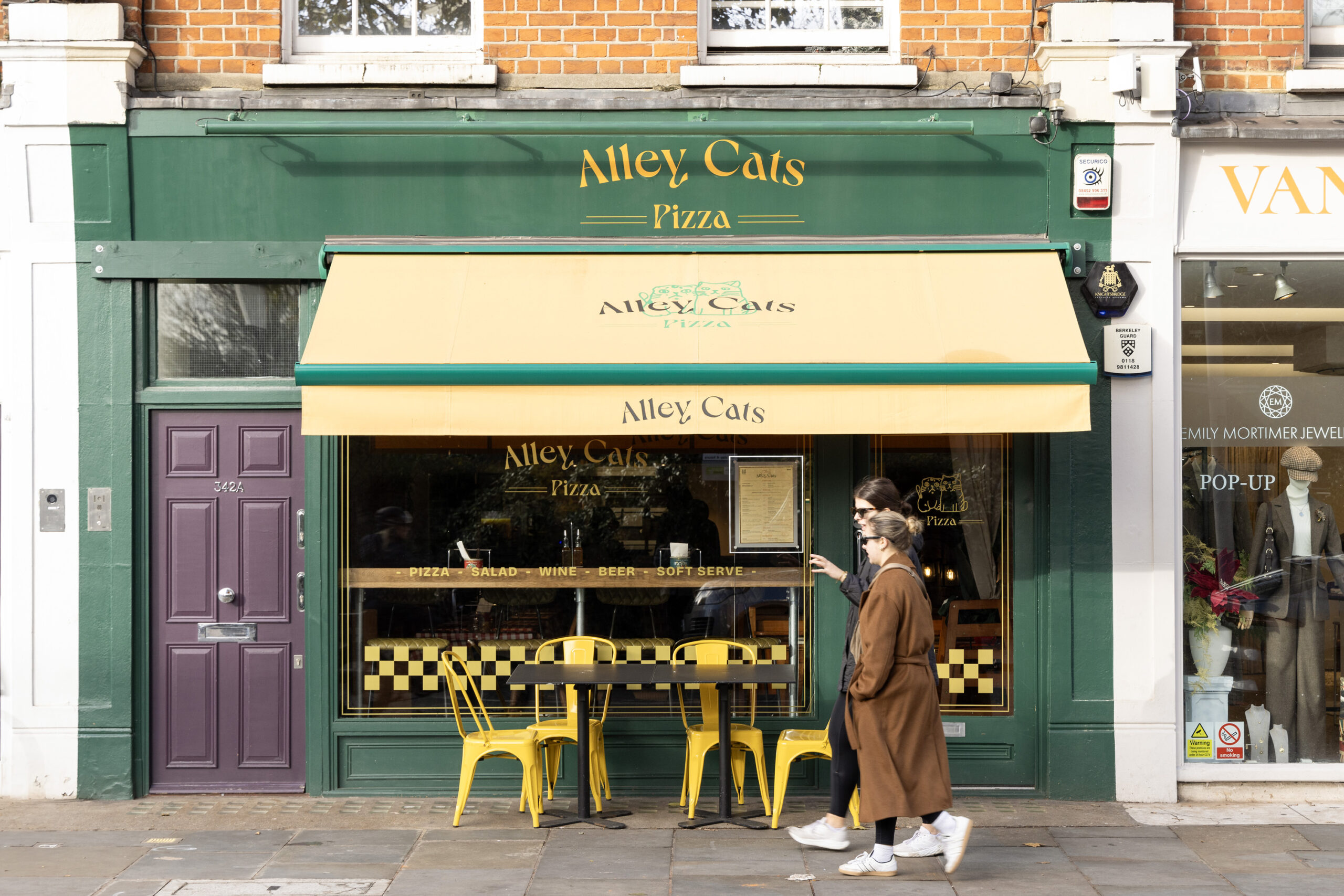 Domus-Nova-Area-Guide-Chelsea-South-Ken-Best-Pizza-Alley-Cats